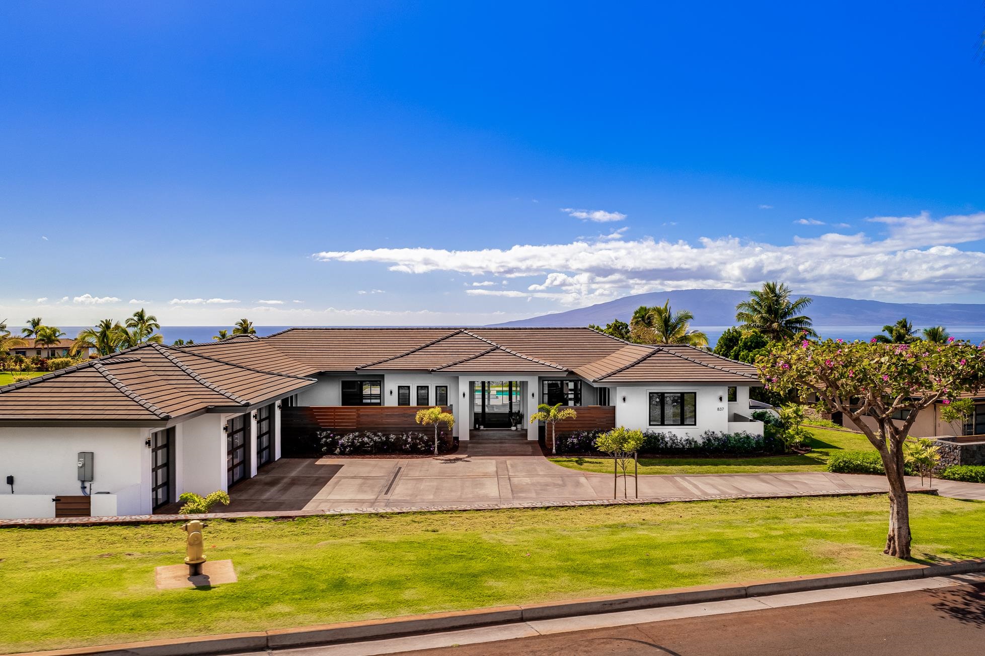 837 Anapuni Loop Property Photo 2