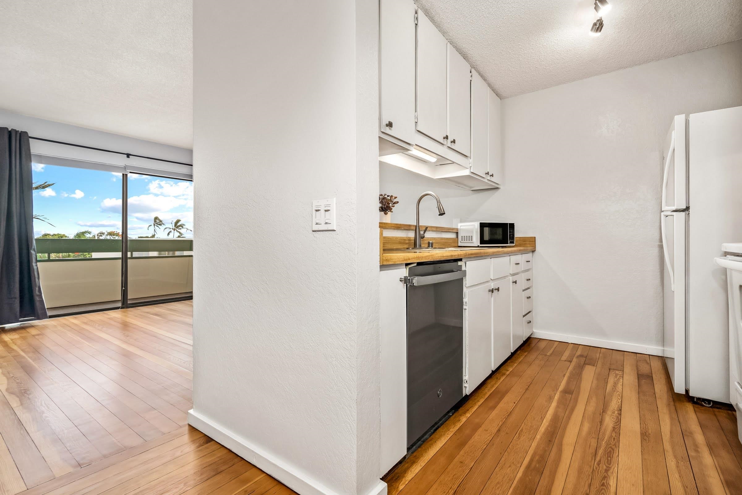 2180 W Vineyard St Property Photo 9
