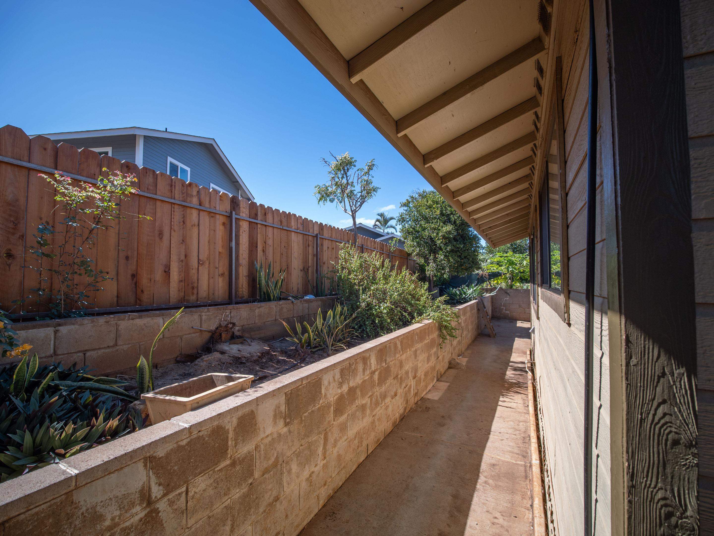 390 Kaiolohia St Property Photo 21