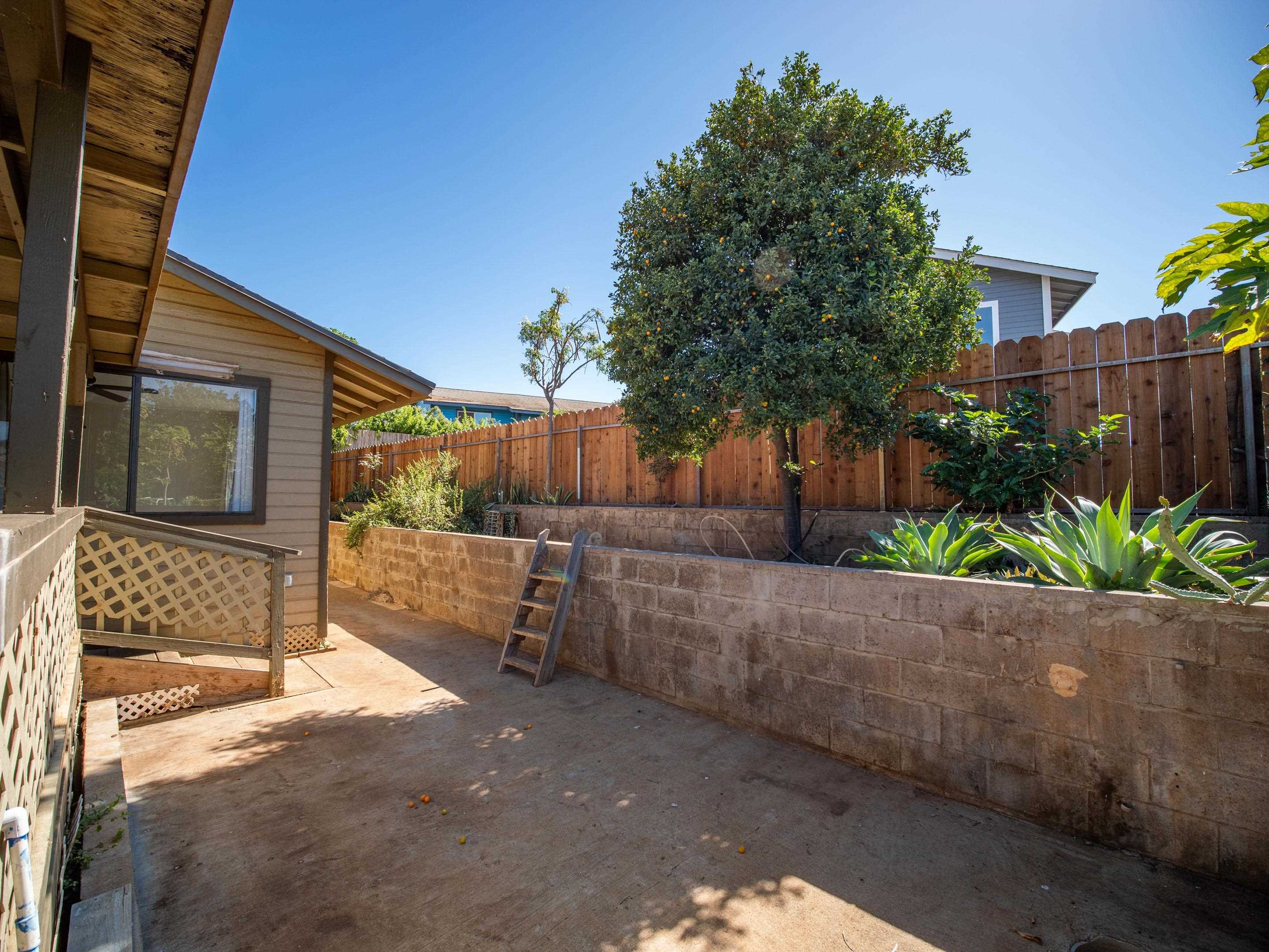 390 Kaiolohia St Property Photo 22