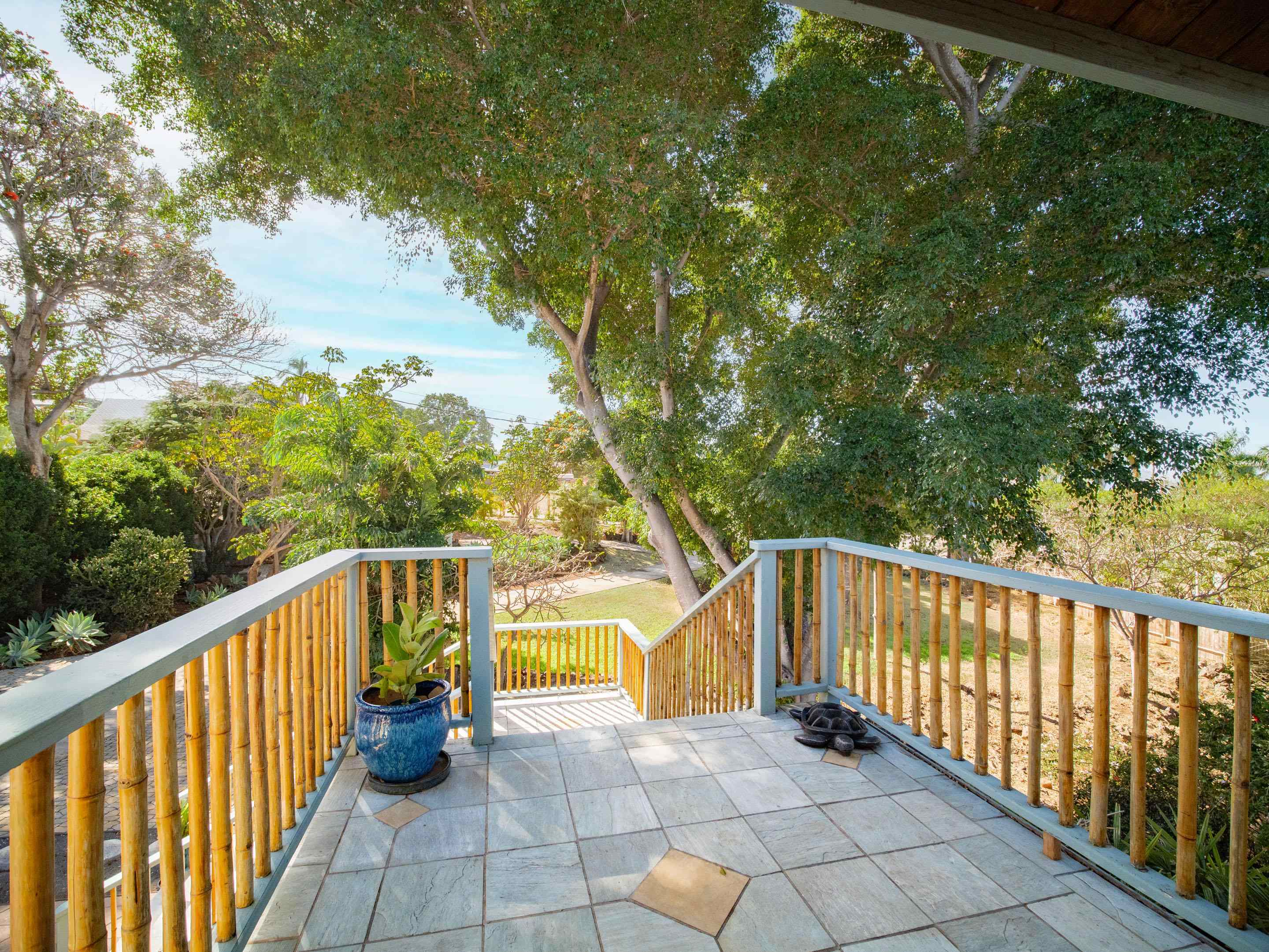 566 Mikioi Pl Property Photo 13