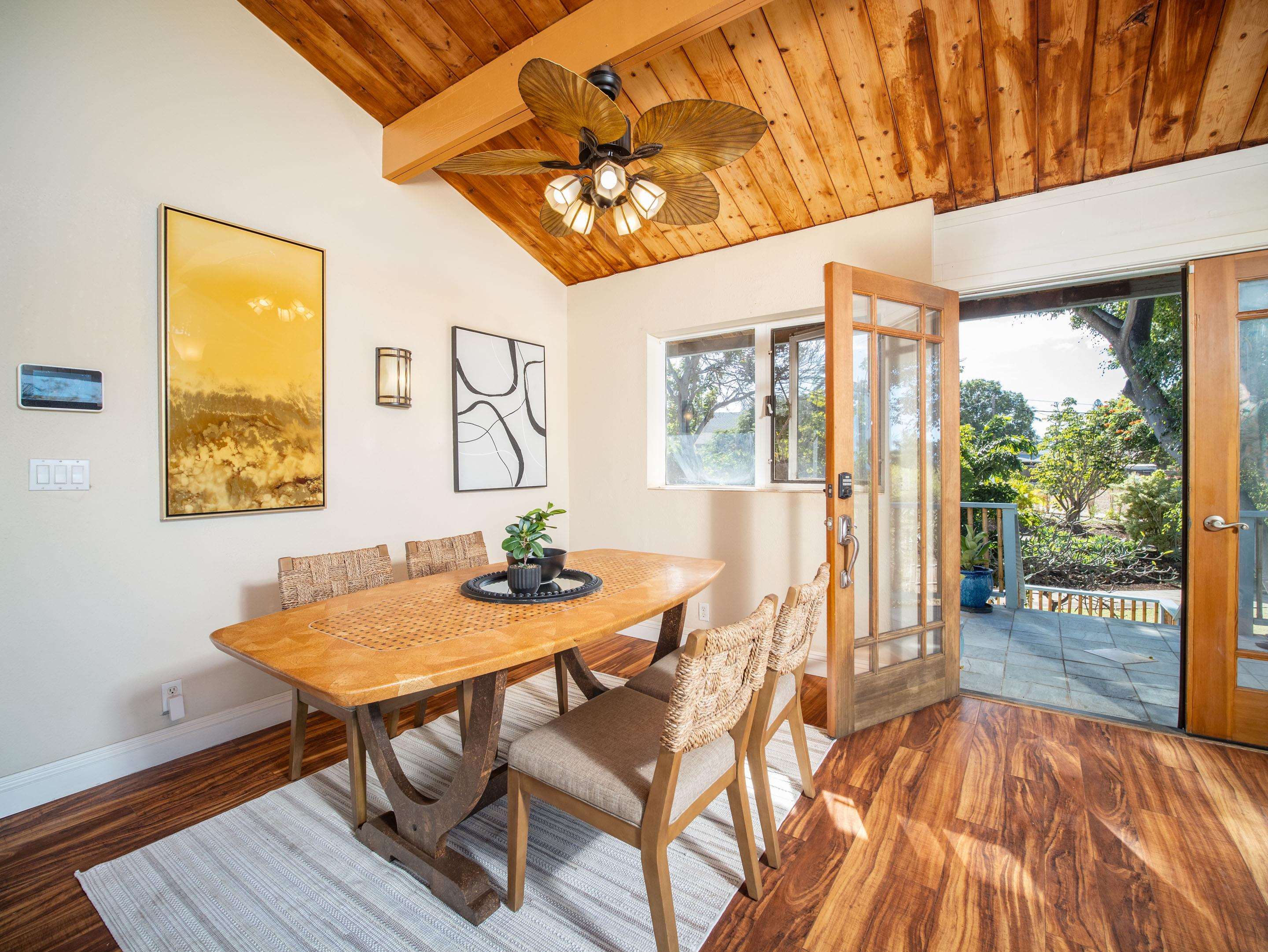 566 Mikioi Pl Property Photo 14