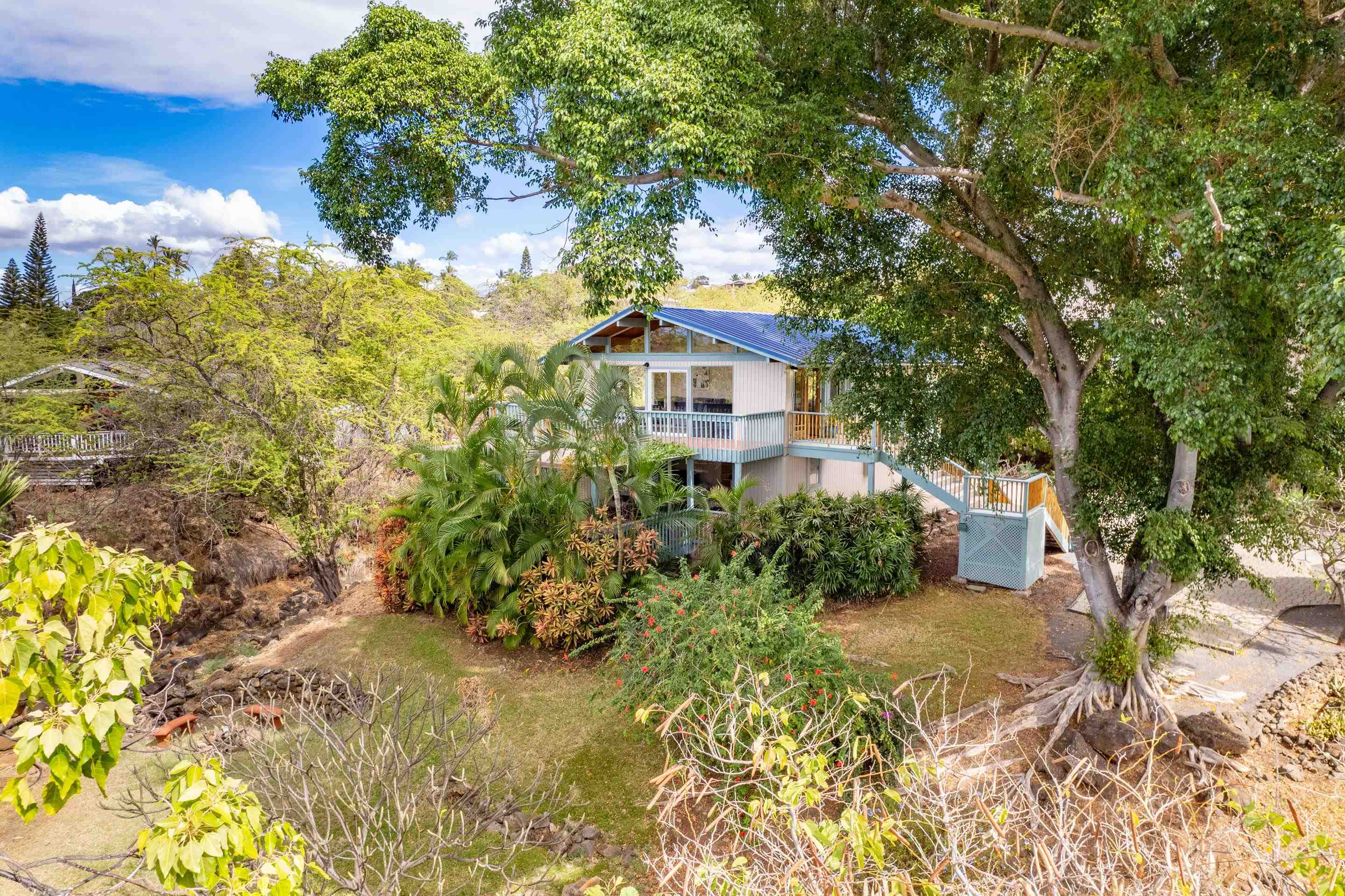 566 Mikioi Pl Property Photo 22