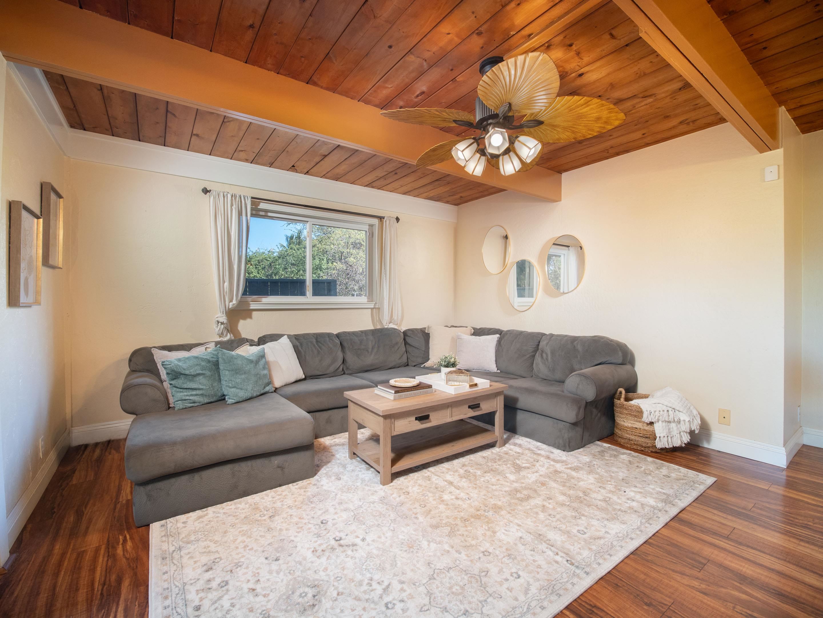 566 Mikioi Pl Property Photo 27