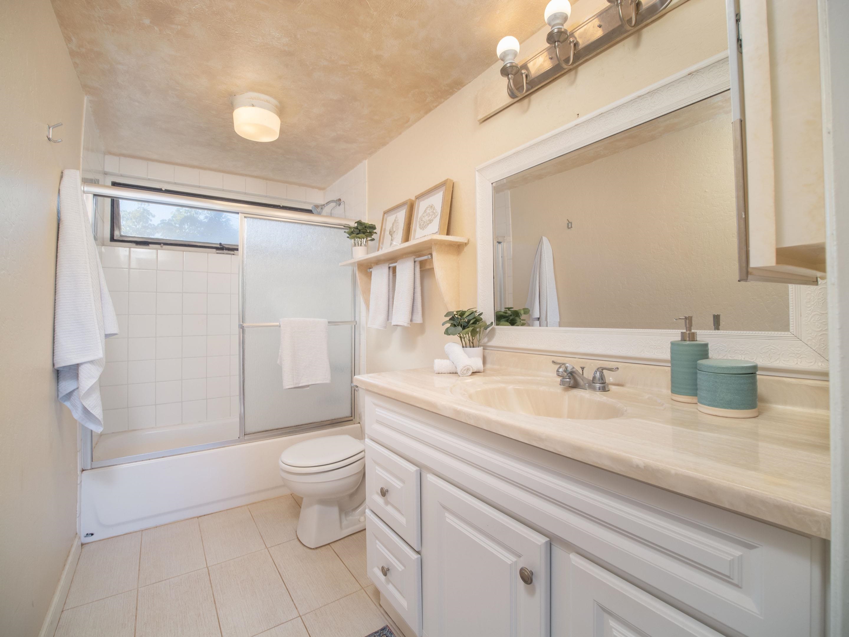 566 Mikioi Pl Property Photo 29