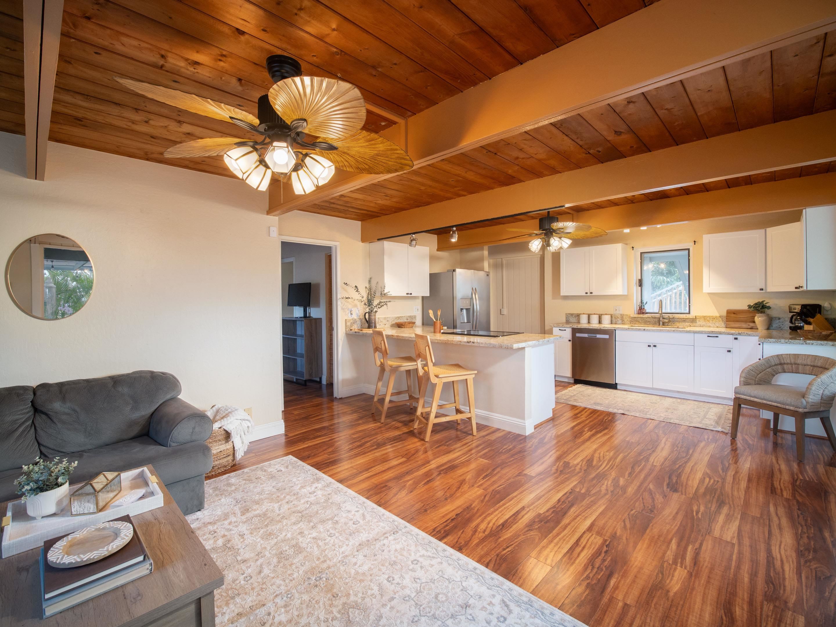 566 Mikioi Pl Property Photo 30