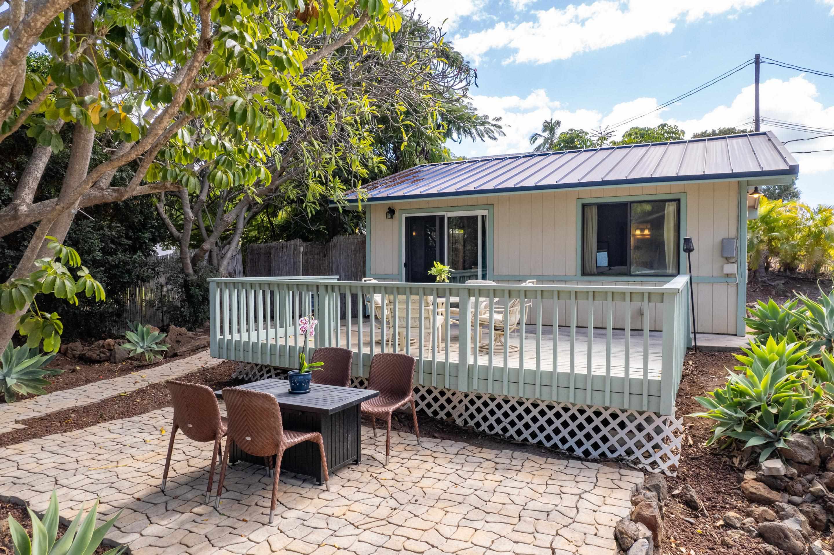566 Mikioi Pl Property Photo 35