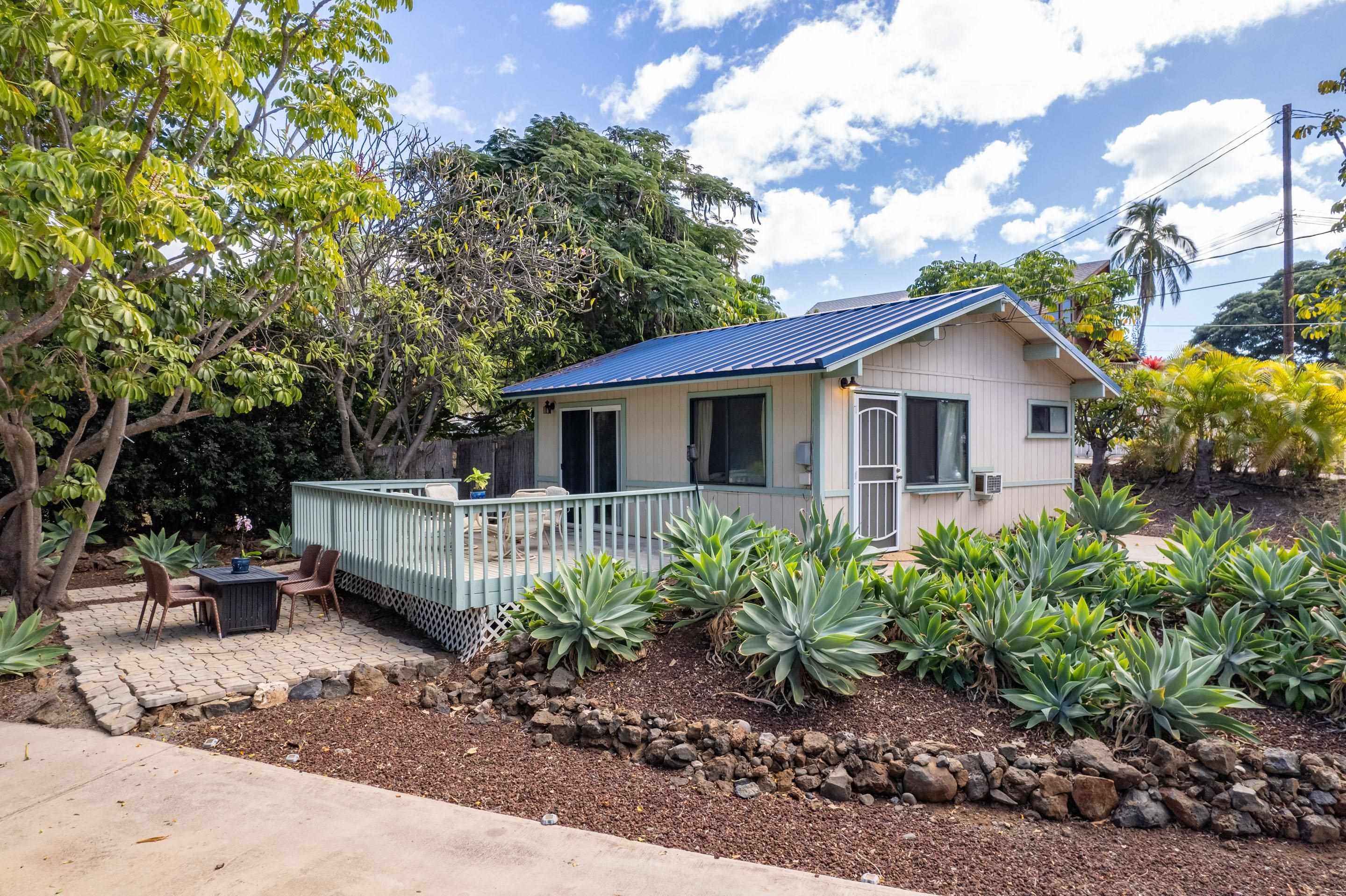 566 Mikioi Pl Property Photo 37