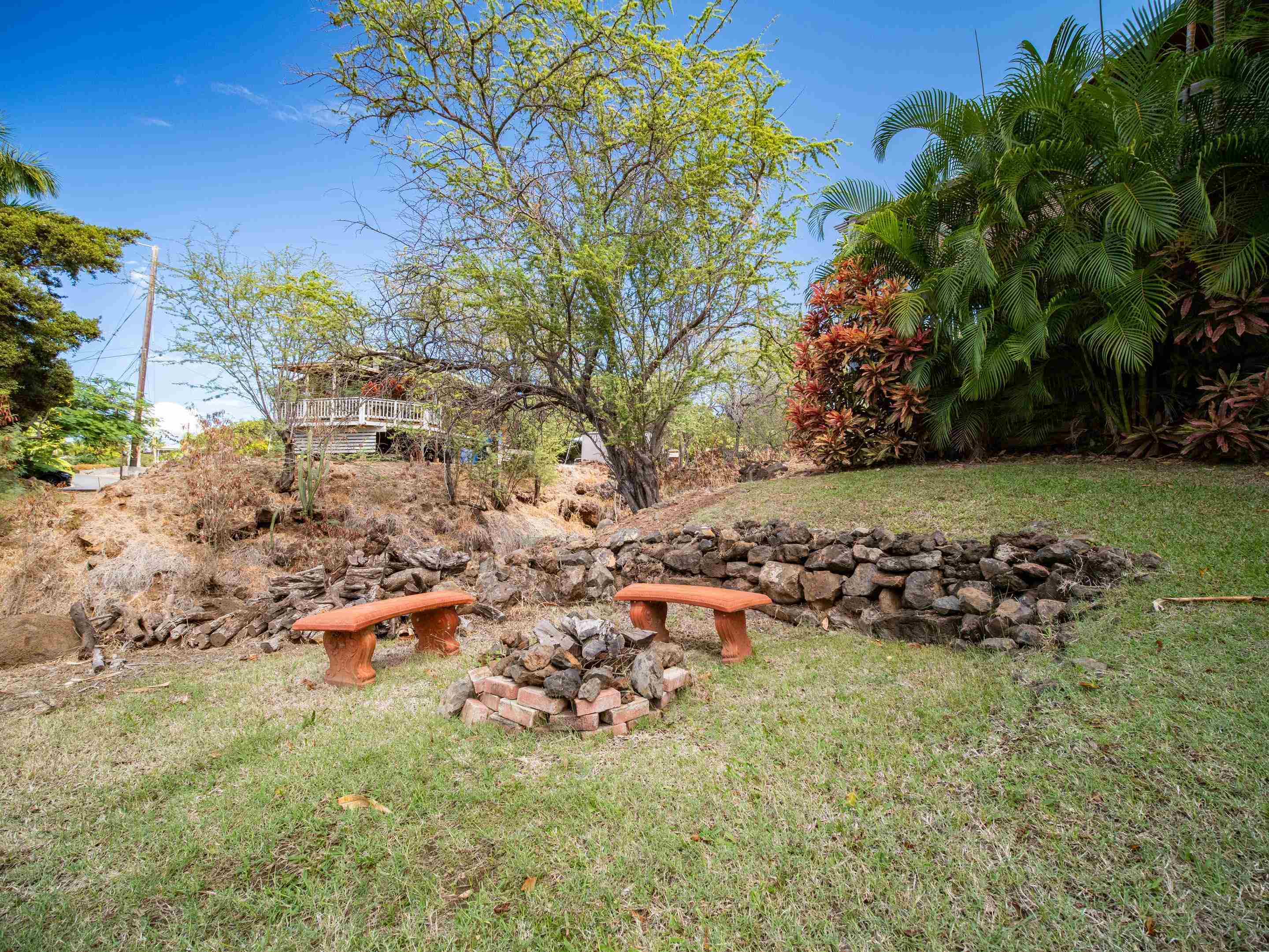 566 Mikioi Pl Property Photo 43