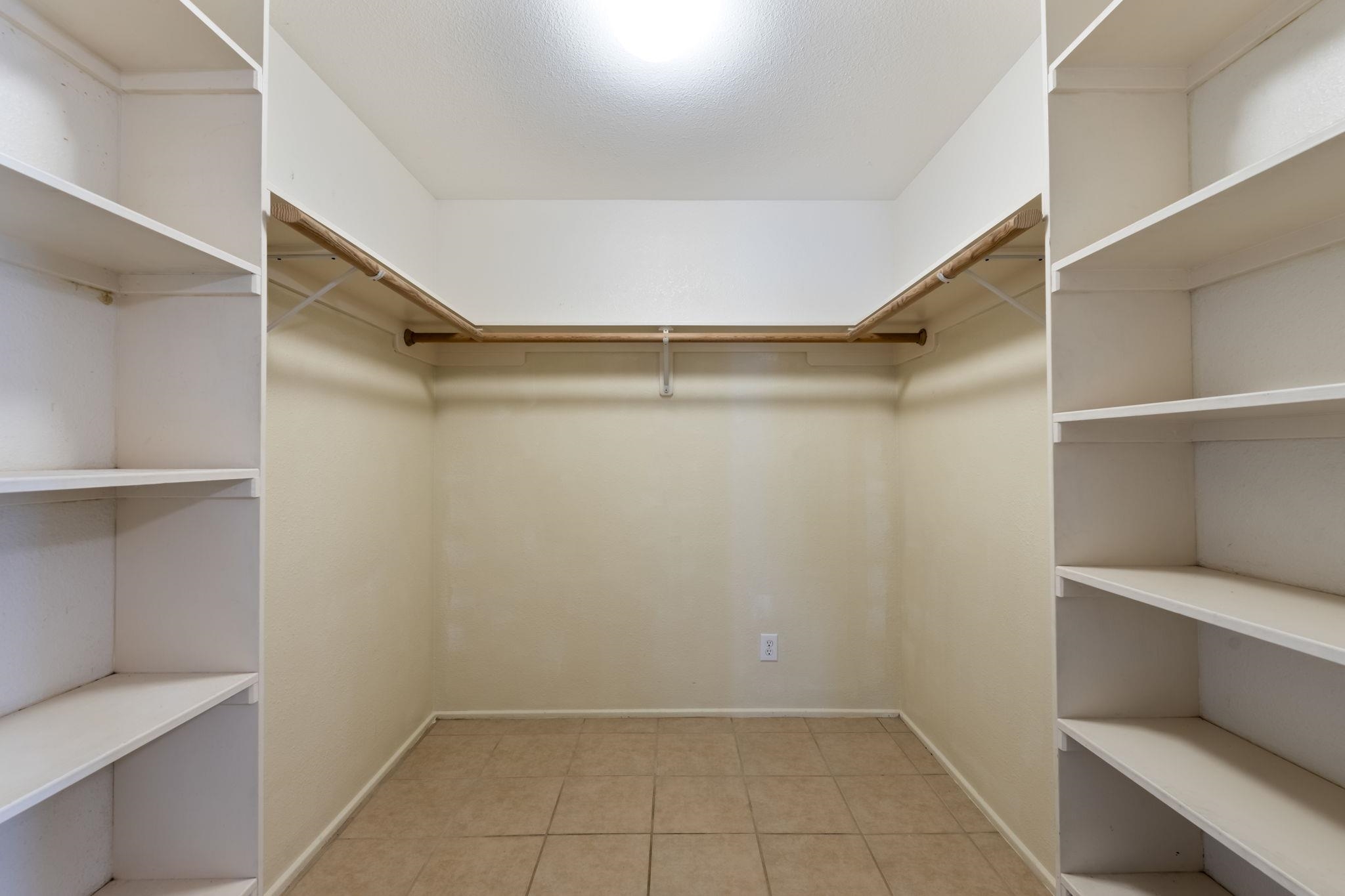 277 Keonekai Rd Property Photo 29