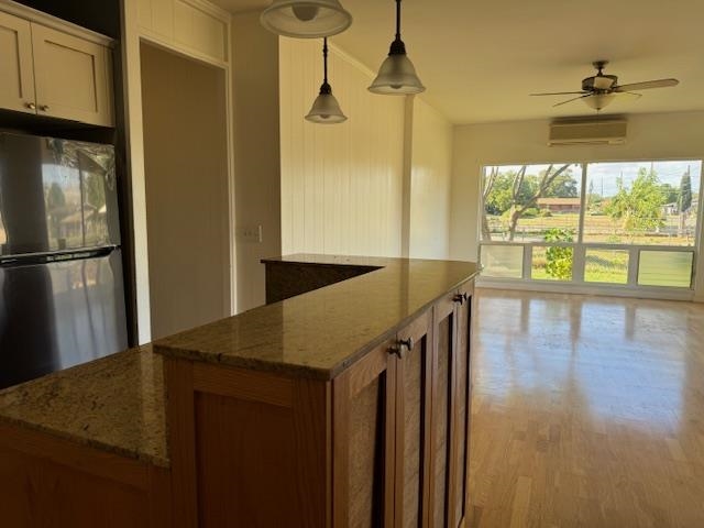 310 Seaside Pl Property Photo 5