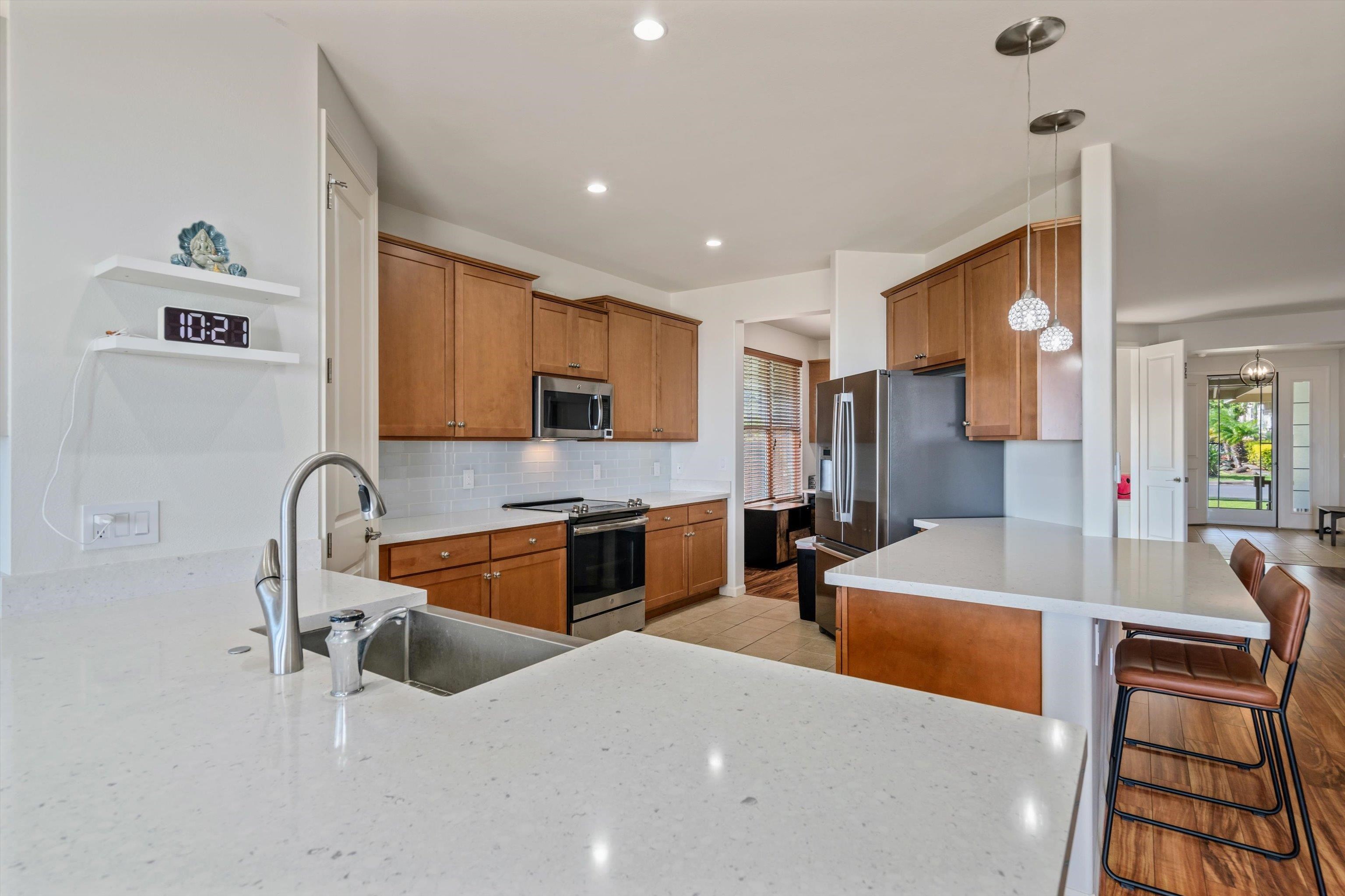 20 Malihini Pl Property Photo 4