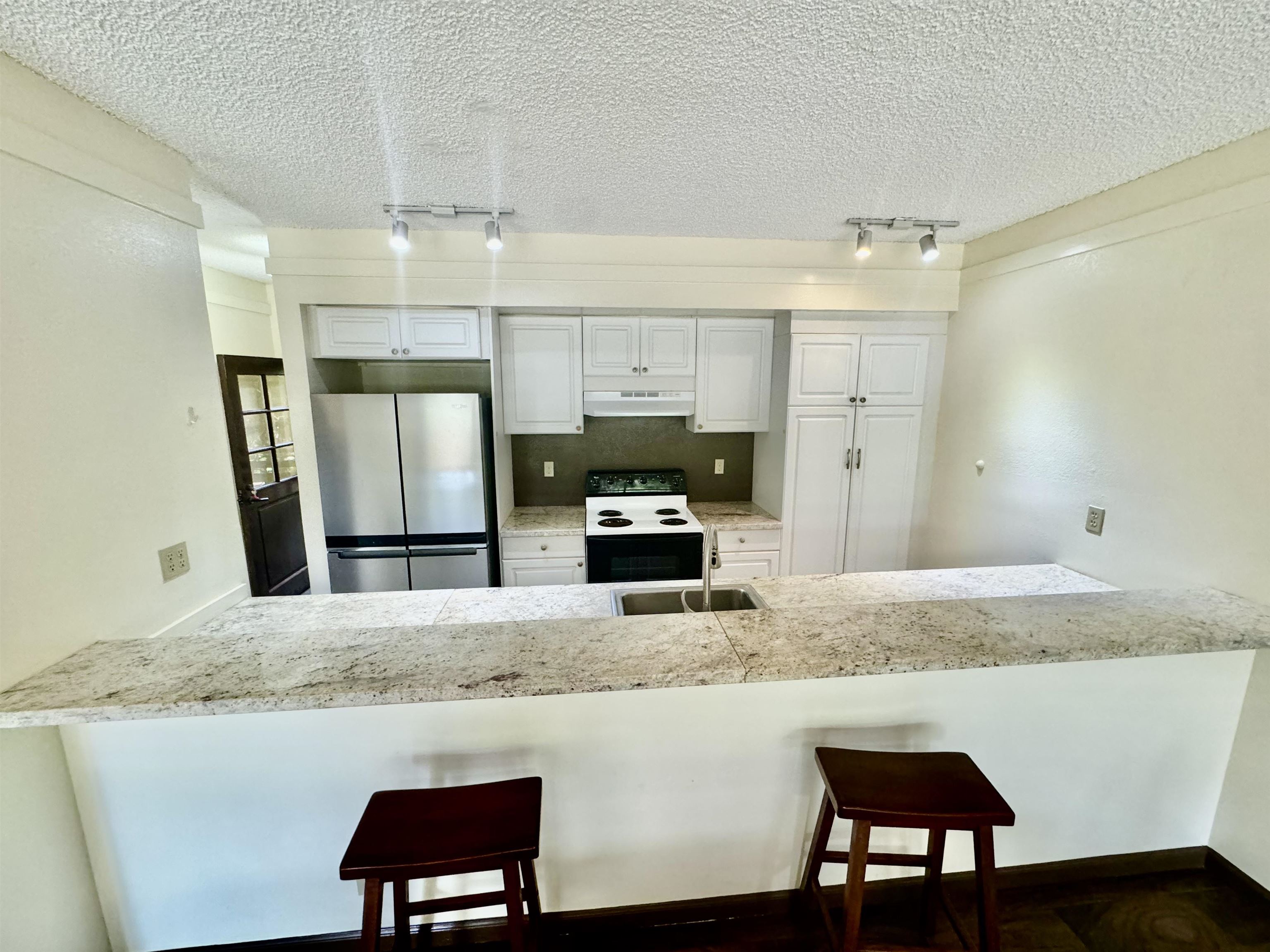 100 Lio Pl Property Photo 6