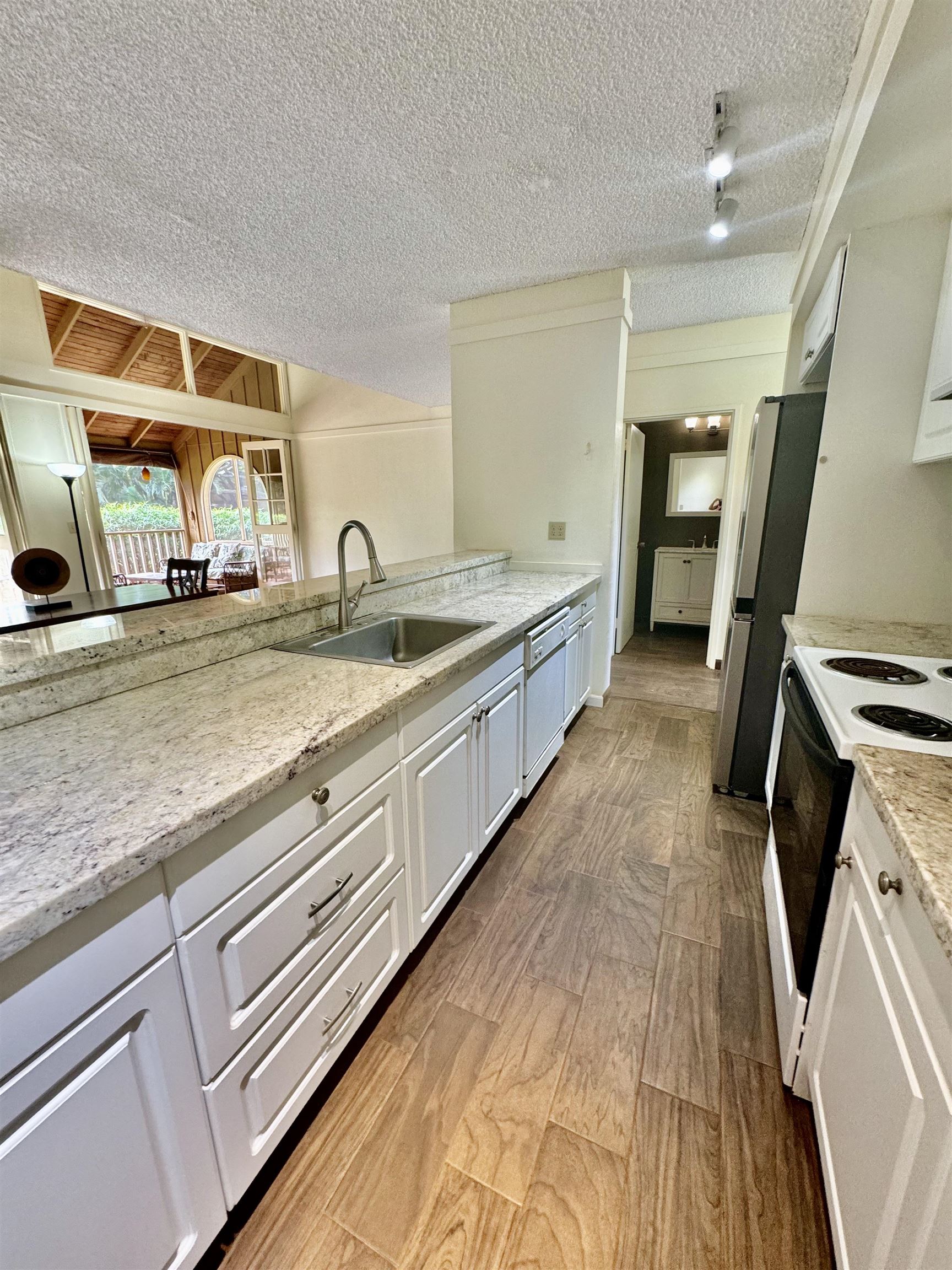 100 Lio Pl Property Photo 8