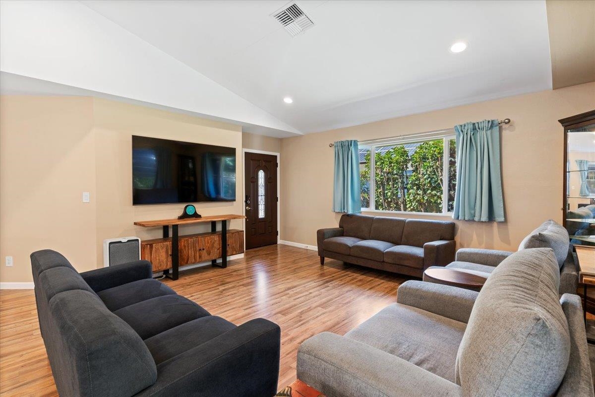 917 Kahoku Pl Property Photo 5