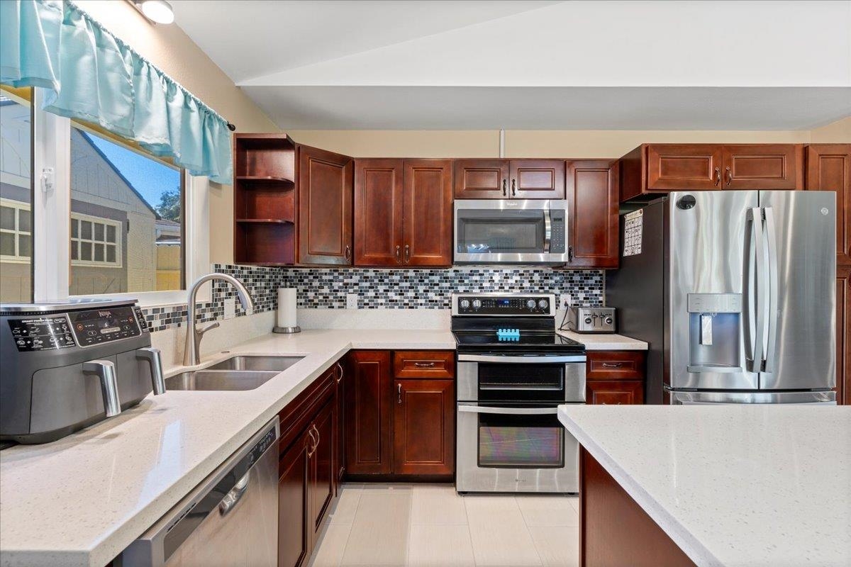 917 Kahoku Pl Property Photo 13
