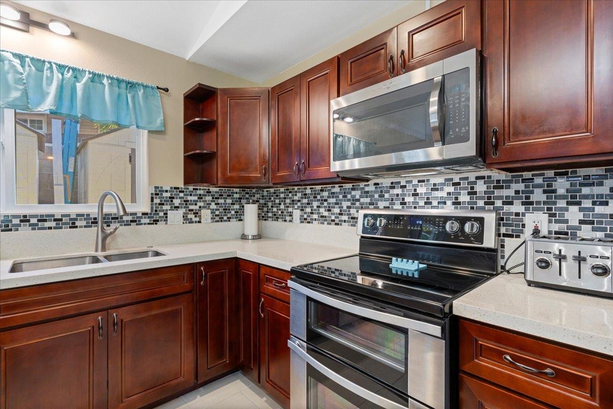 917 Kahoku Pl Property Photo 14