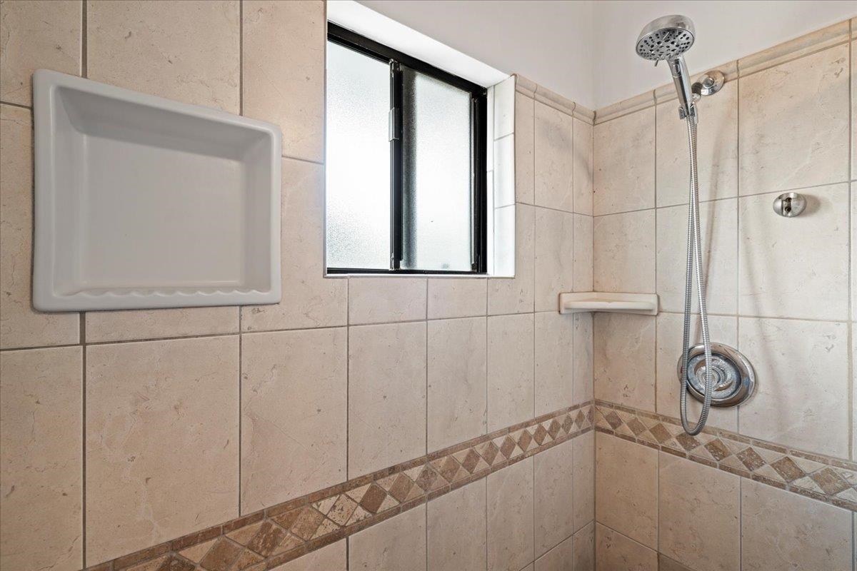 484 Hoala Dr Property Photo 22