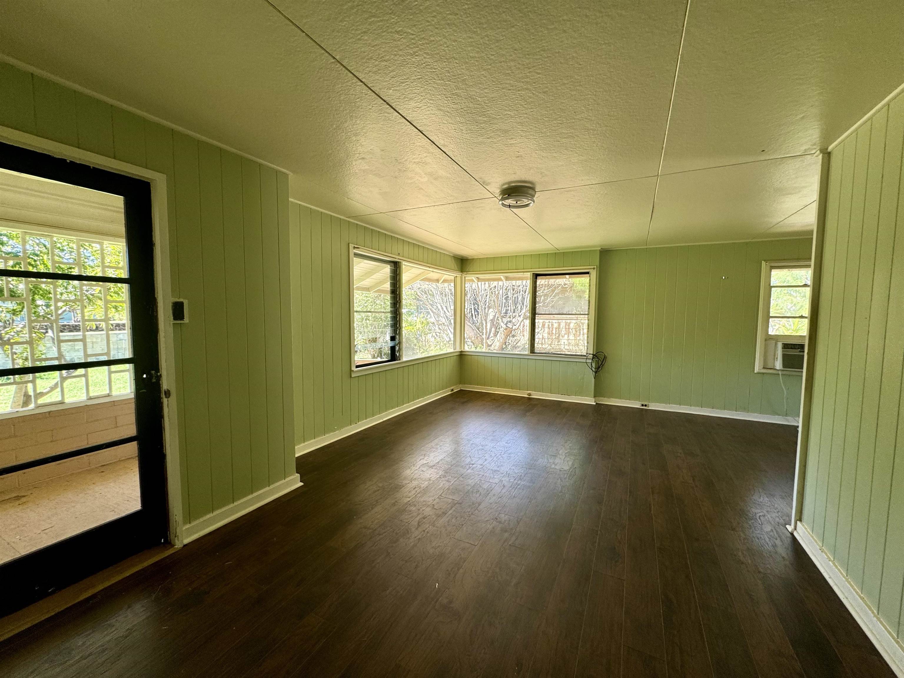 225 Seaside Pl Property Photo 8