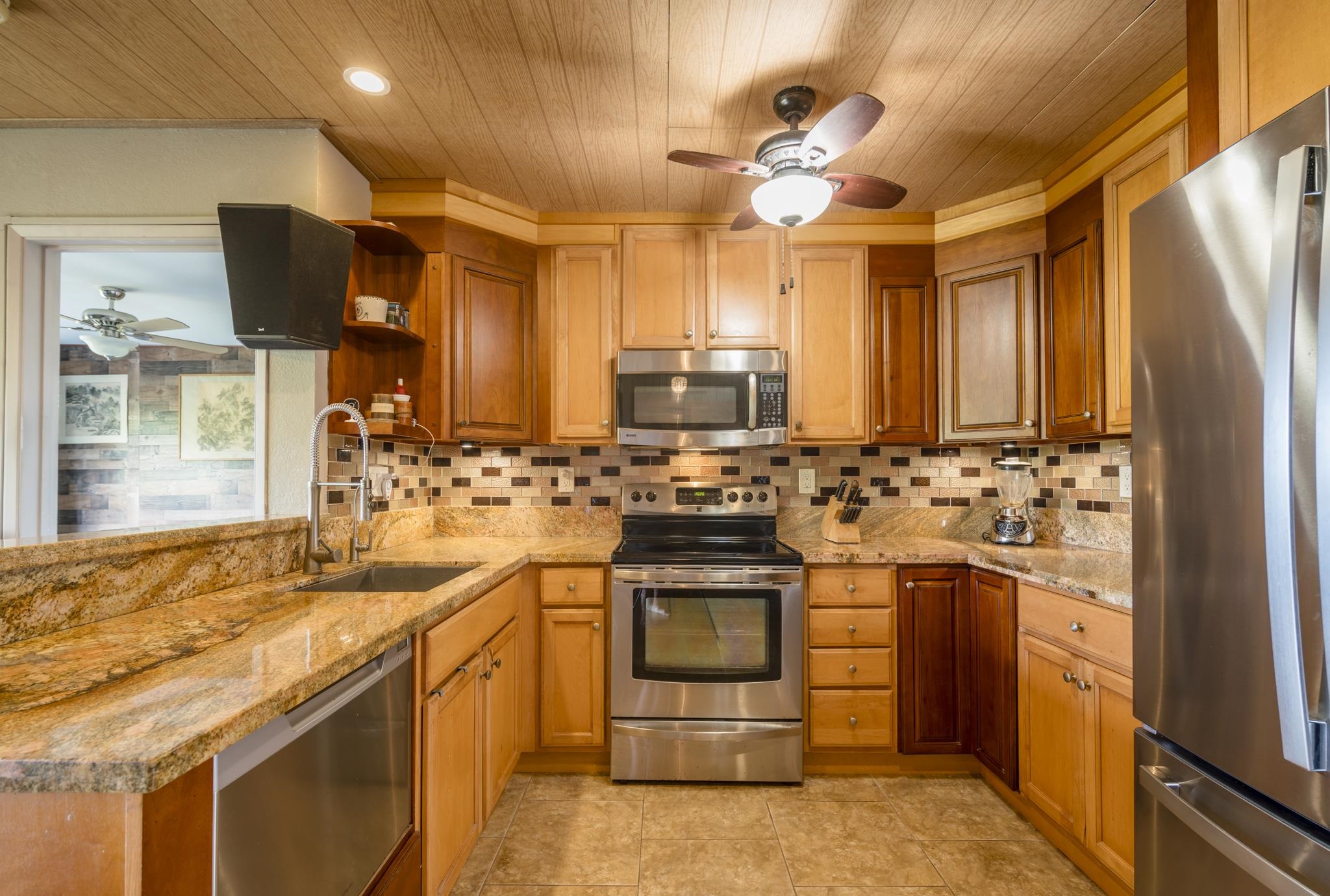 2180 Vineyard St Property Photo 5