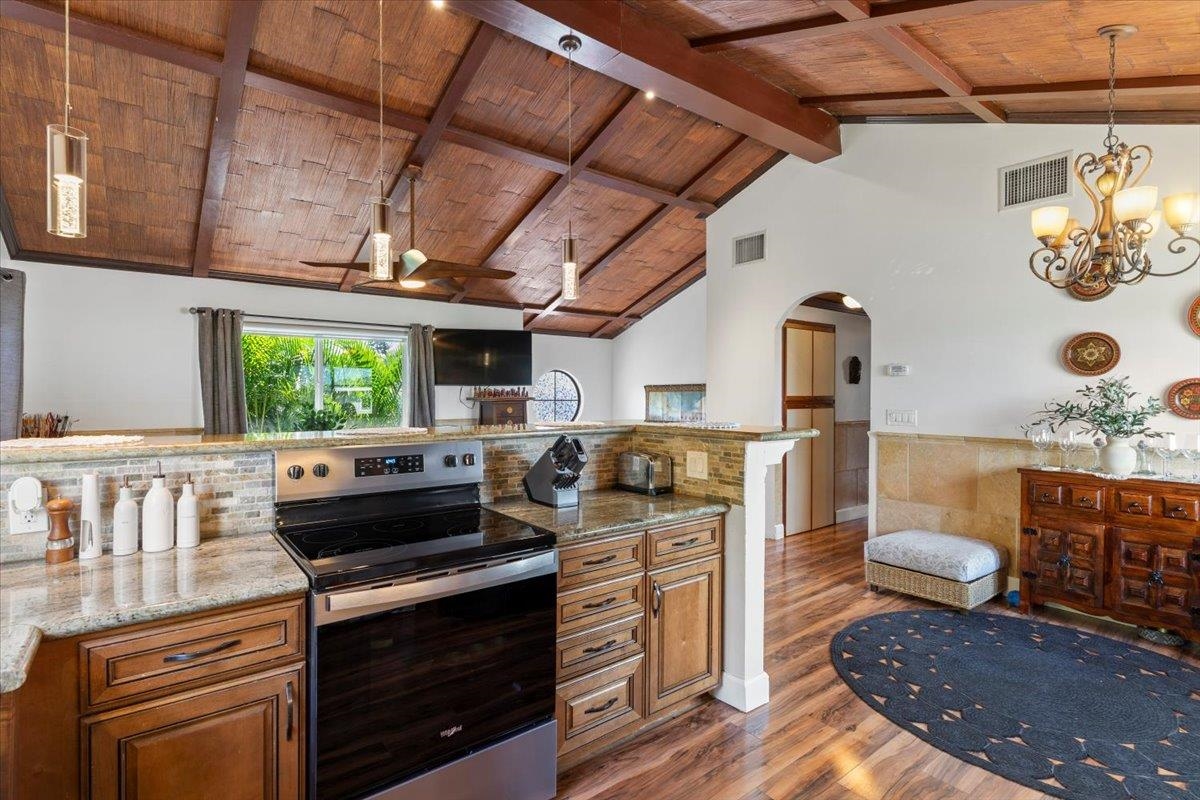 485 Kaiwahine St Property Photo 12