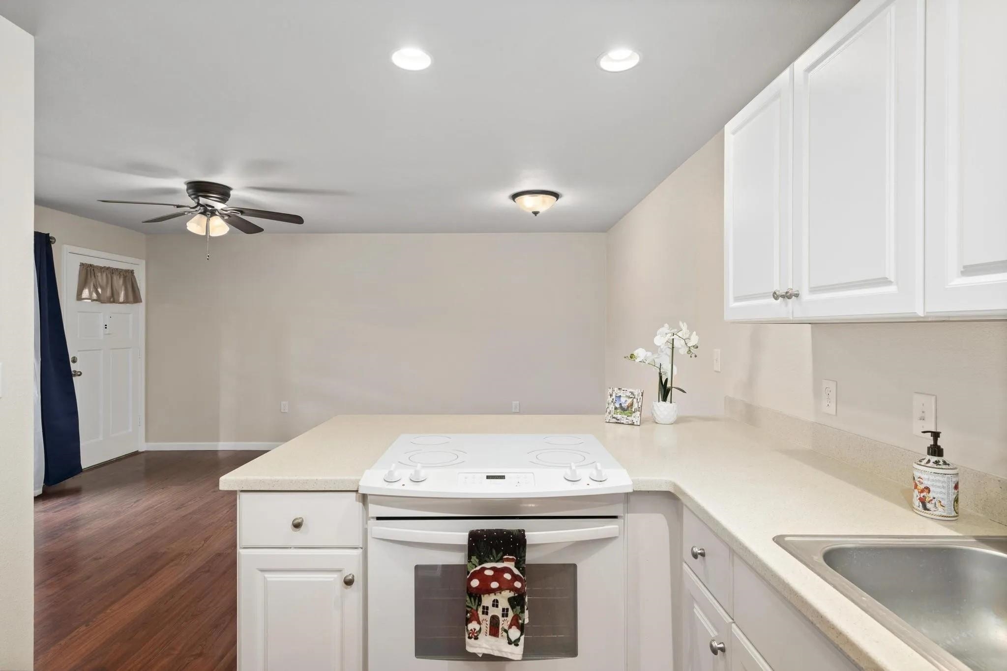 160 Keonekai Rd Property Photo 10