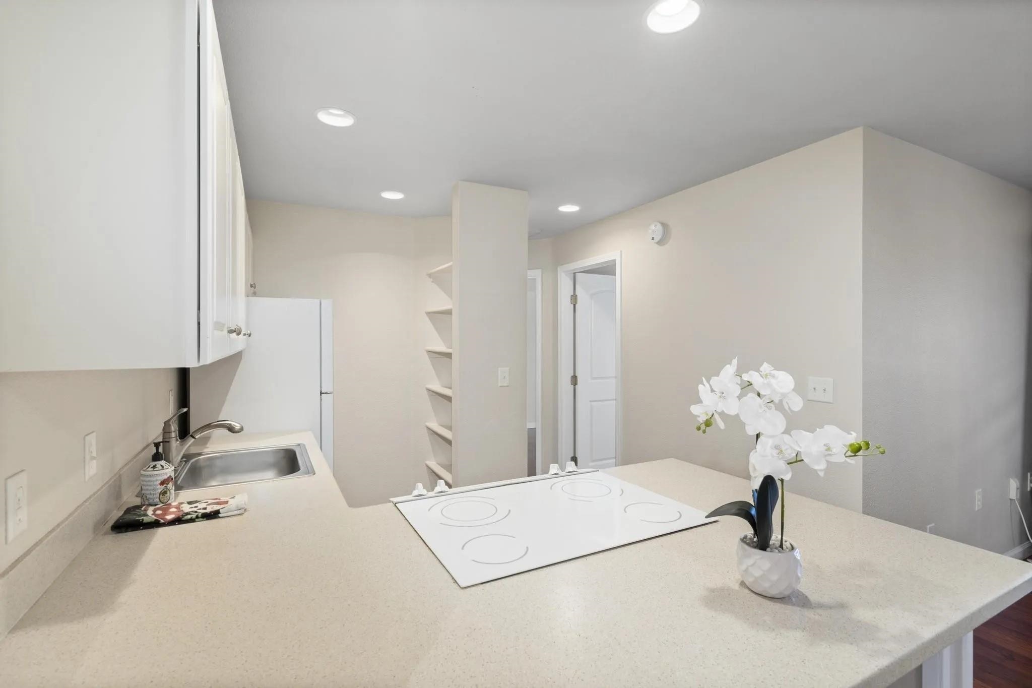 160 Keonekai Rd Property Photo 11