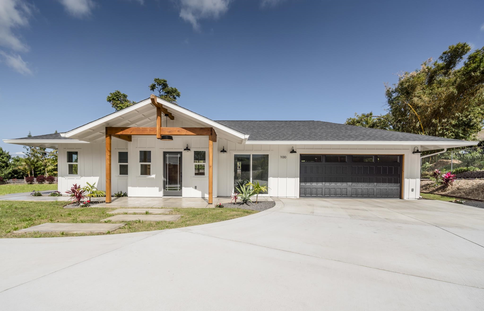 100 Ulana St Property Photo 3