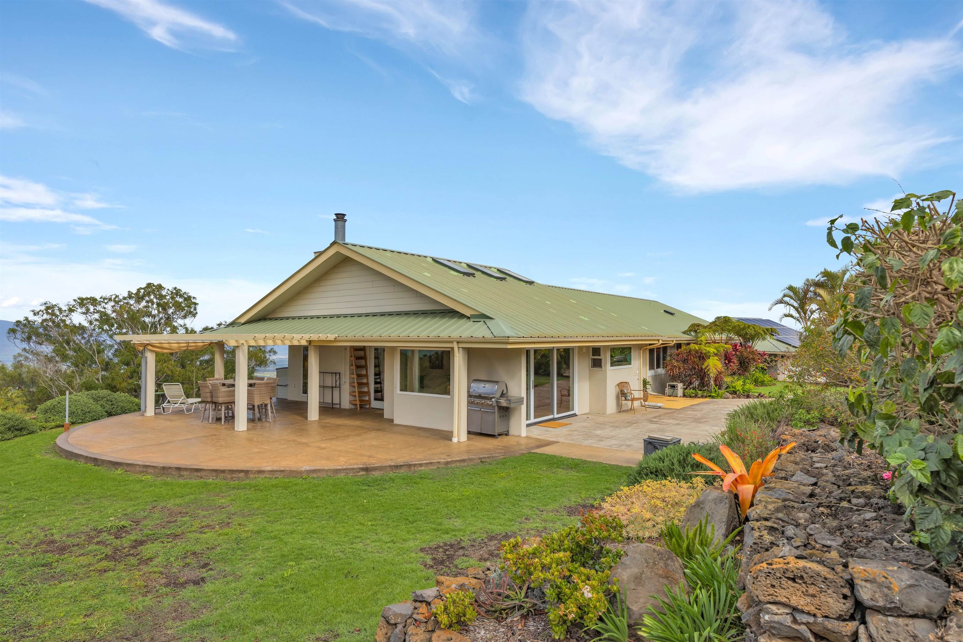 1461 Naalae Rd Property Photo