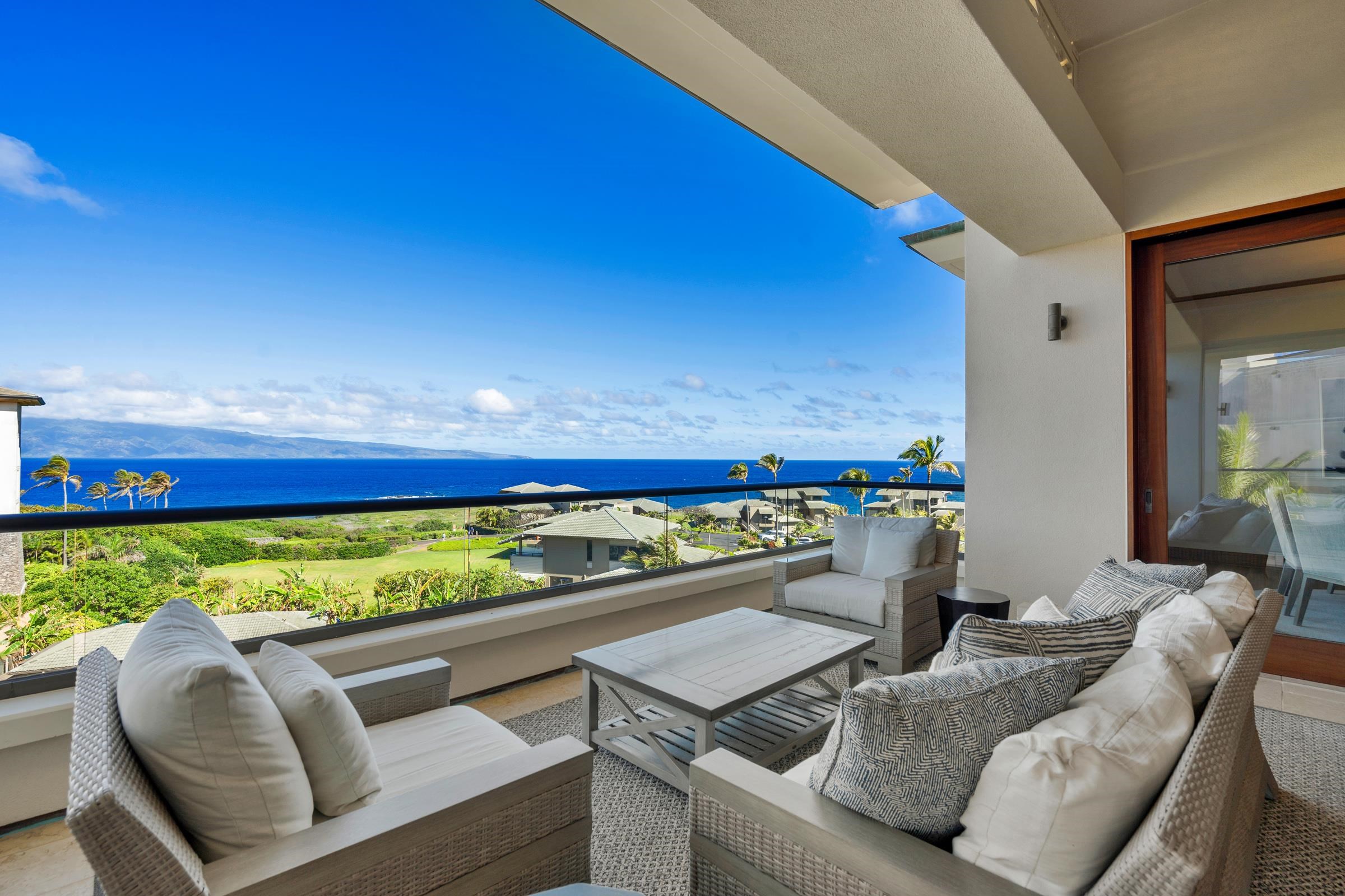 1 Bay Dr Property Photo 2