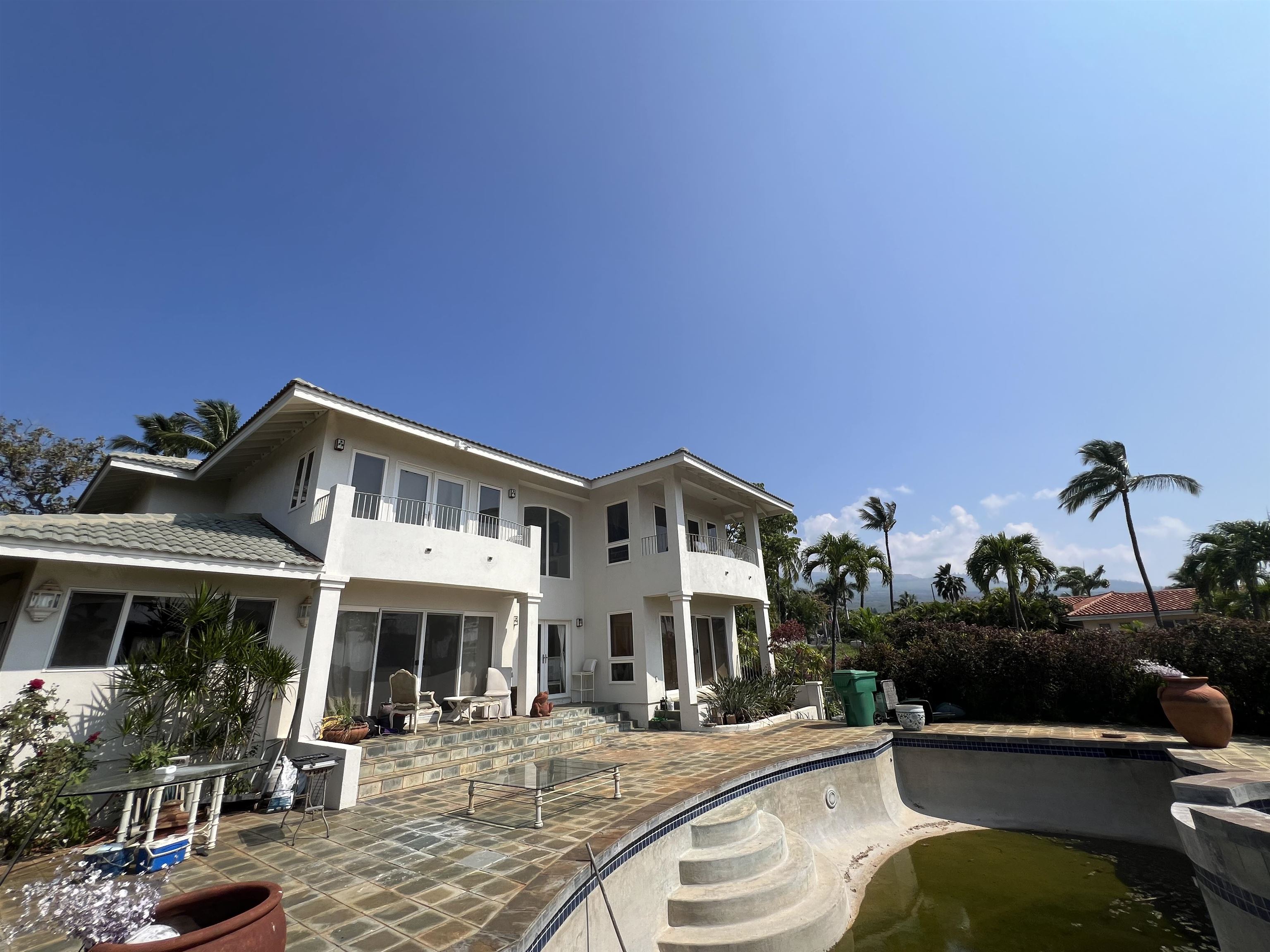 221 E Ikea Kai Pl Property Photo 2