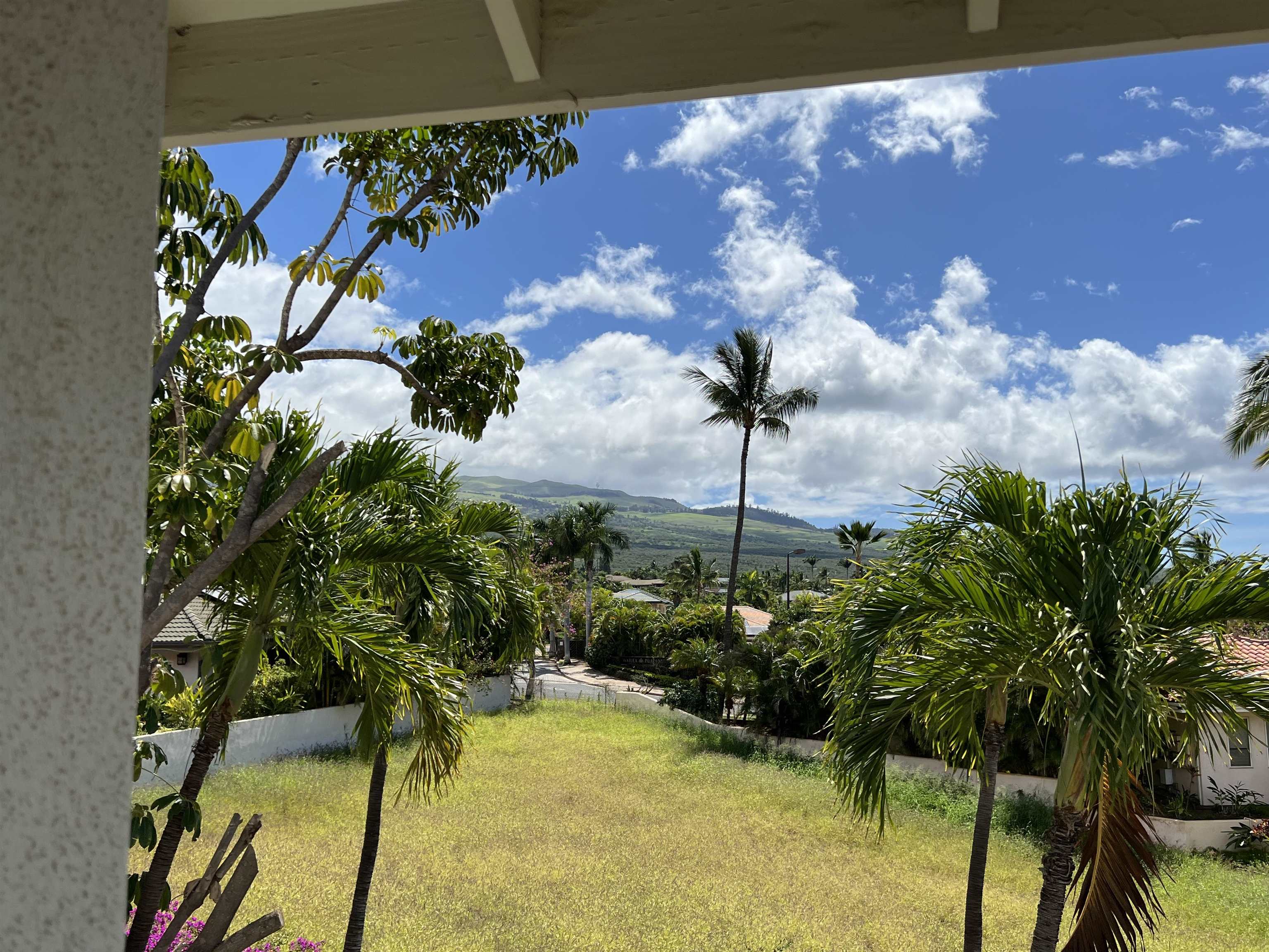 221 E Ikea Kai Pl Property Photo 3