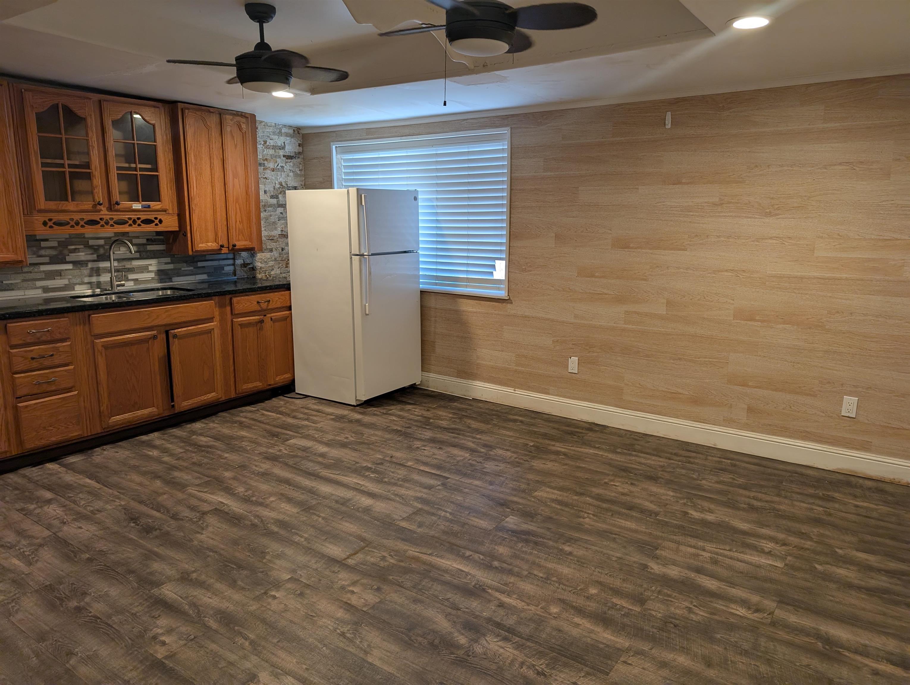 664 S Papa Ave Property Photo