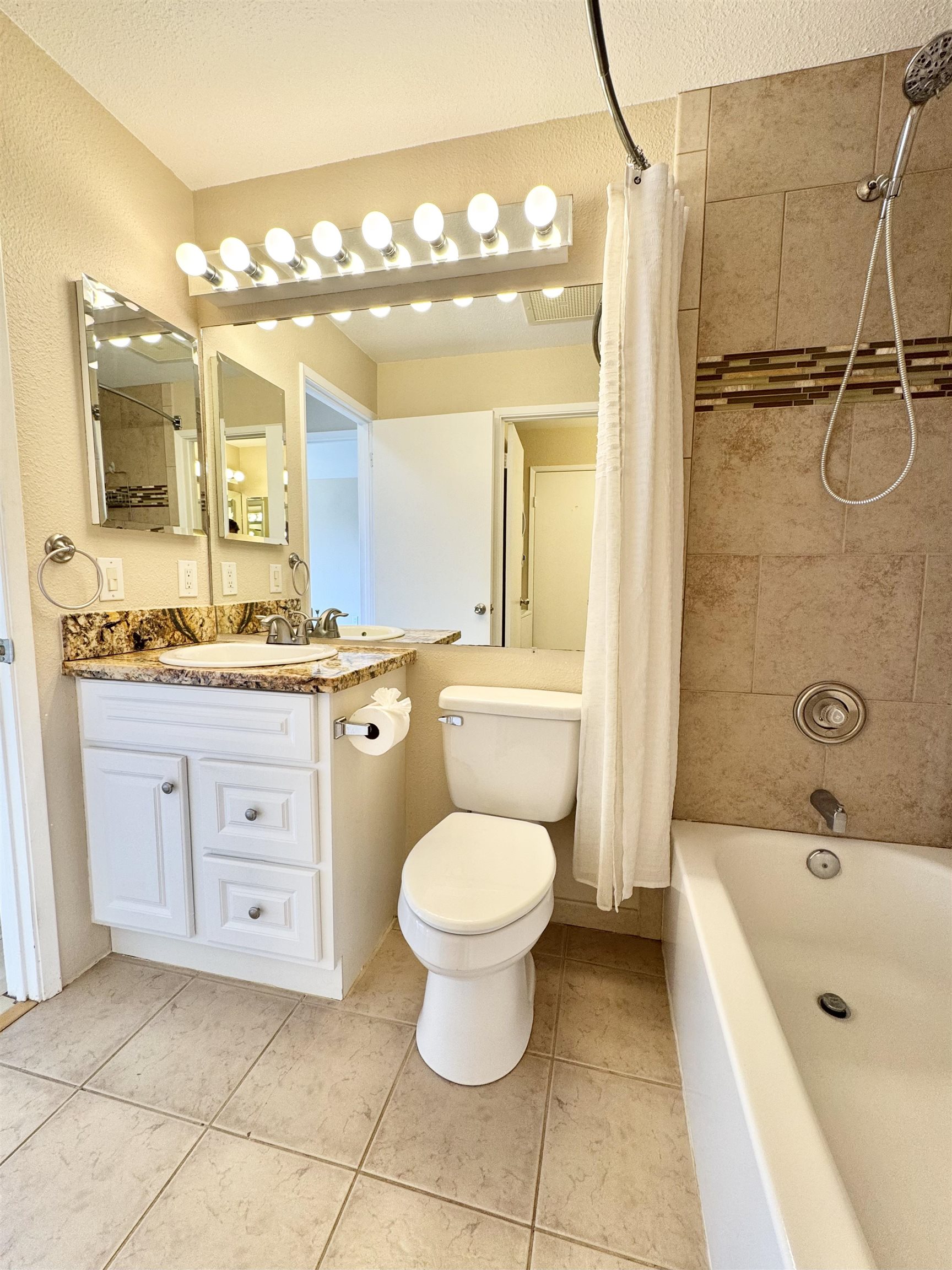 160 Keonekai Rd Property Photo 17