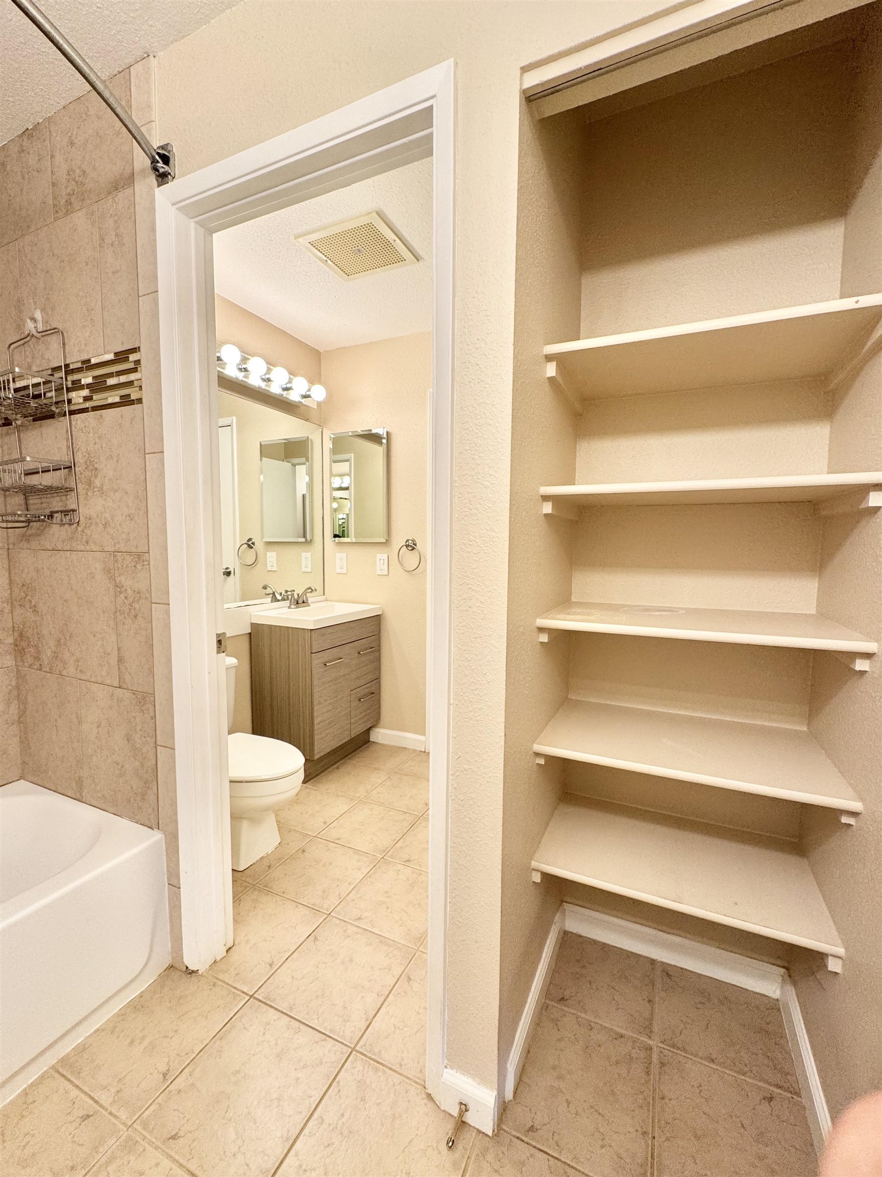 160 Keonekai Rd Property Photo 18