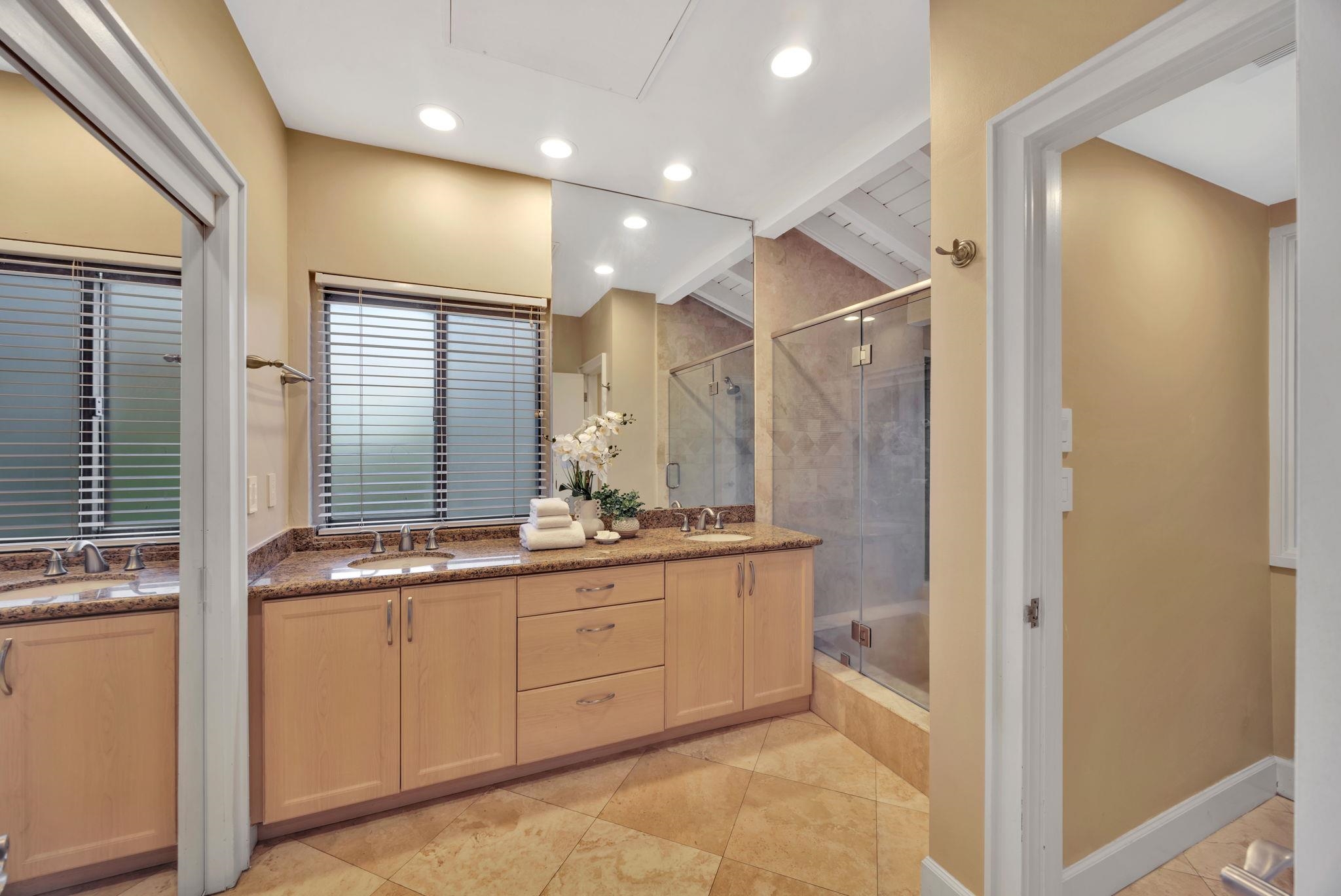 500 Bay Dr Property Photo 30