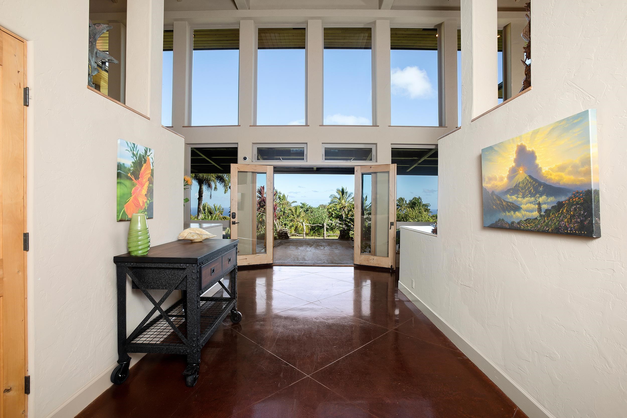 785 W Kuiaha Rd Property Photo 3