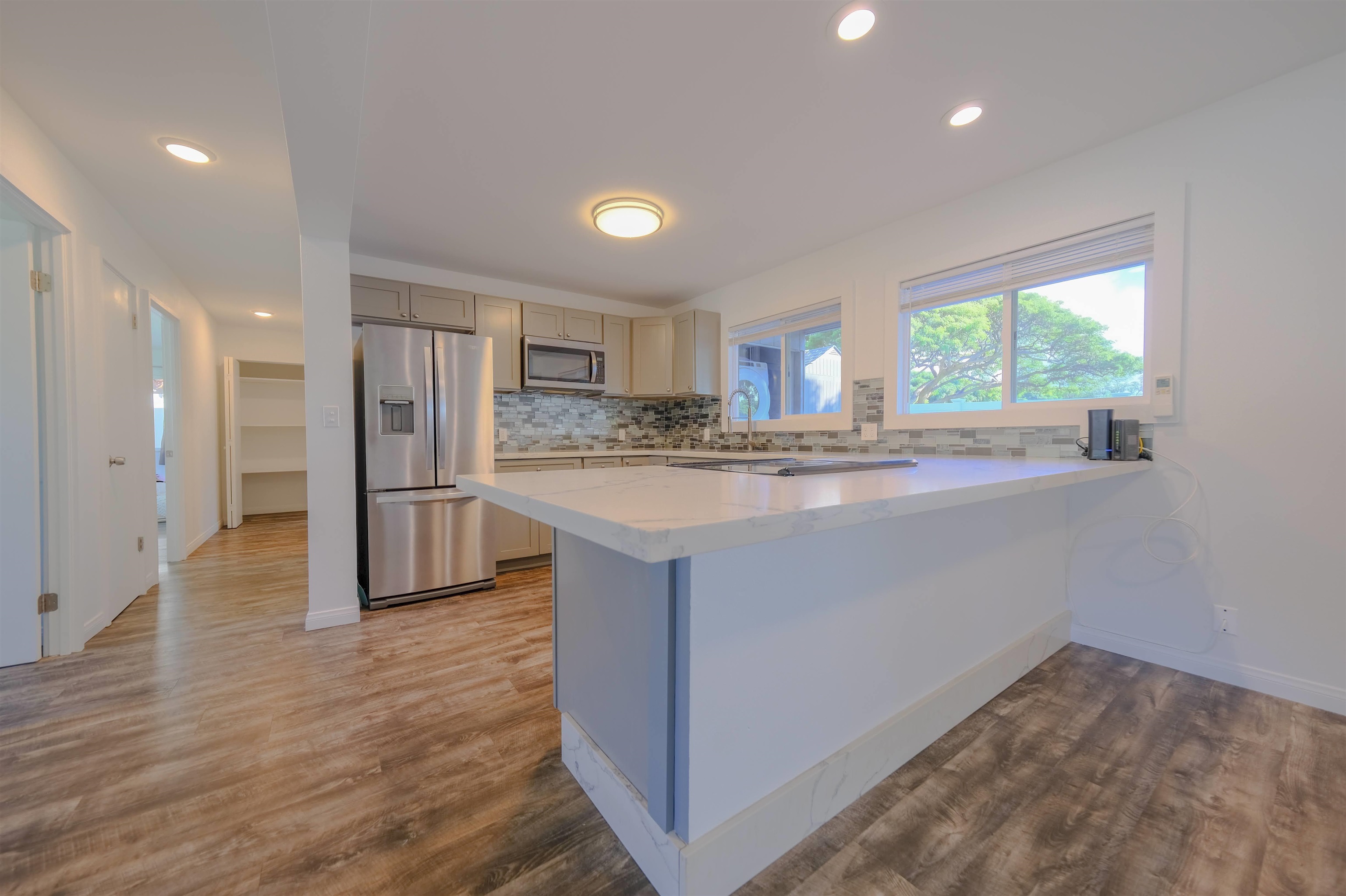 144 E Lipoa St Property Photo 3