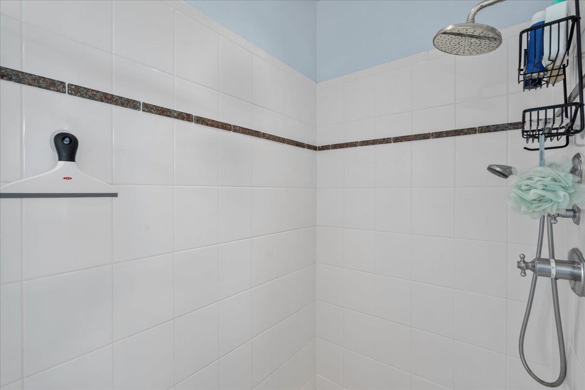 30 Laukahi St Property Photo 24