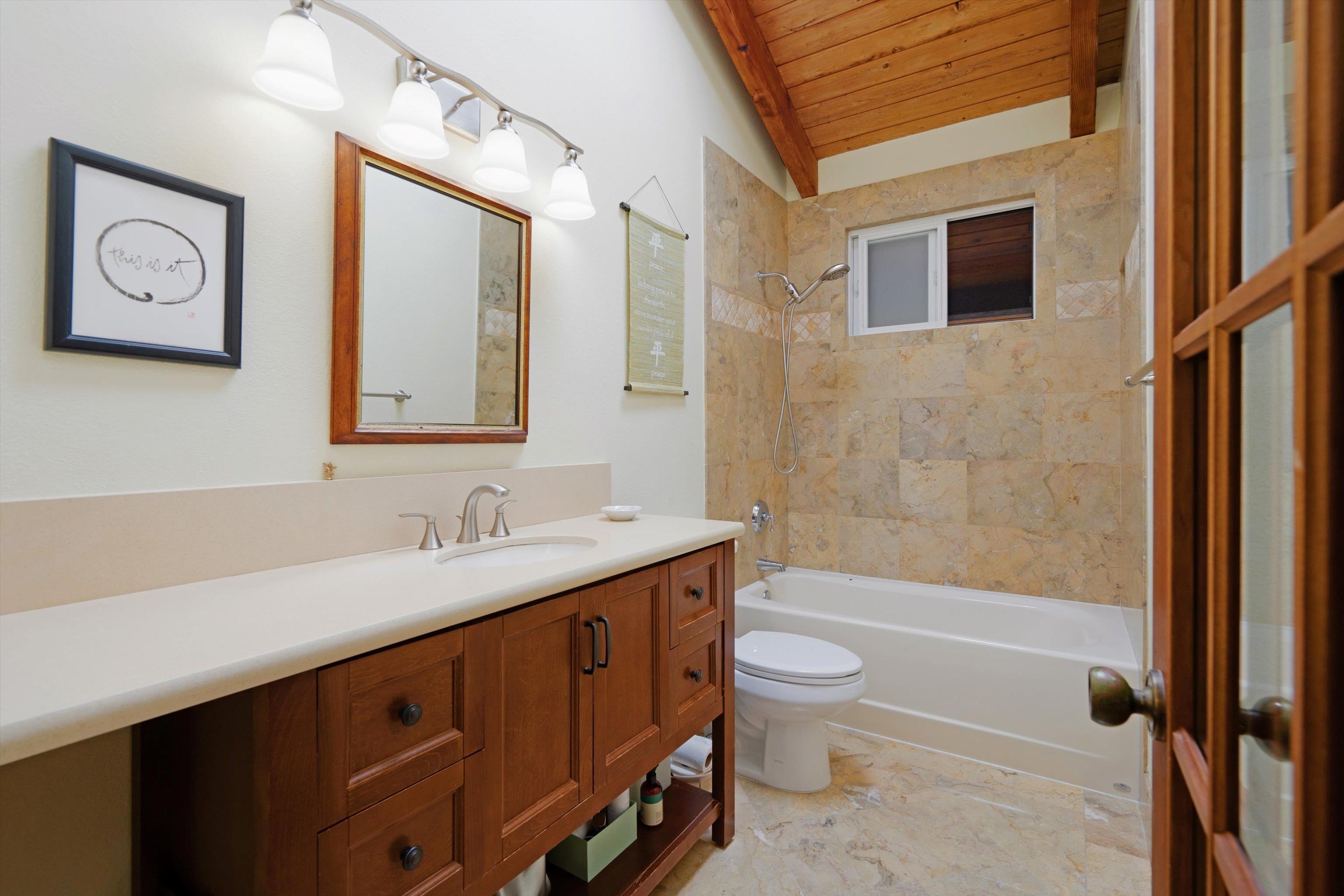566 Hoene St Property Photo 23