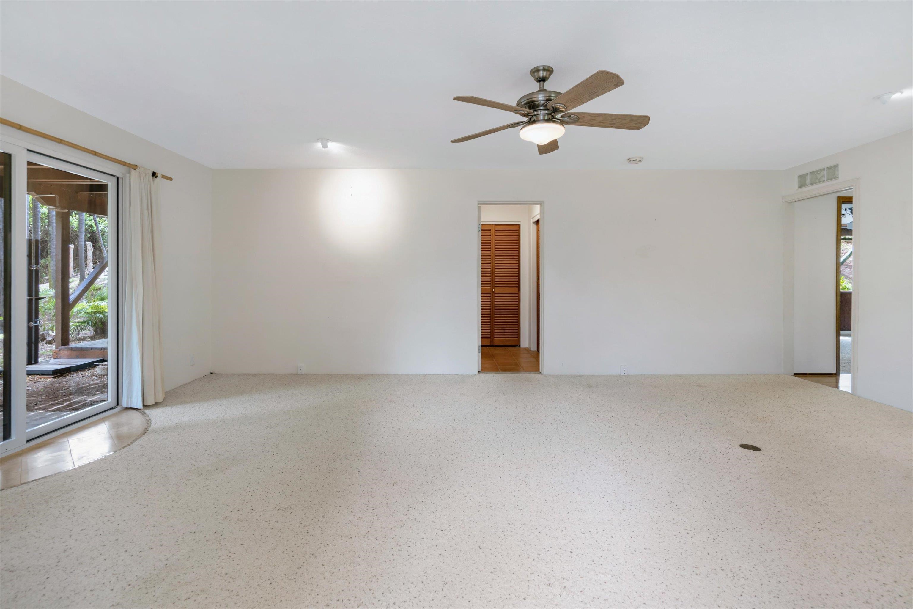 566 Hoene St Property Photo 31