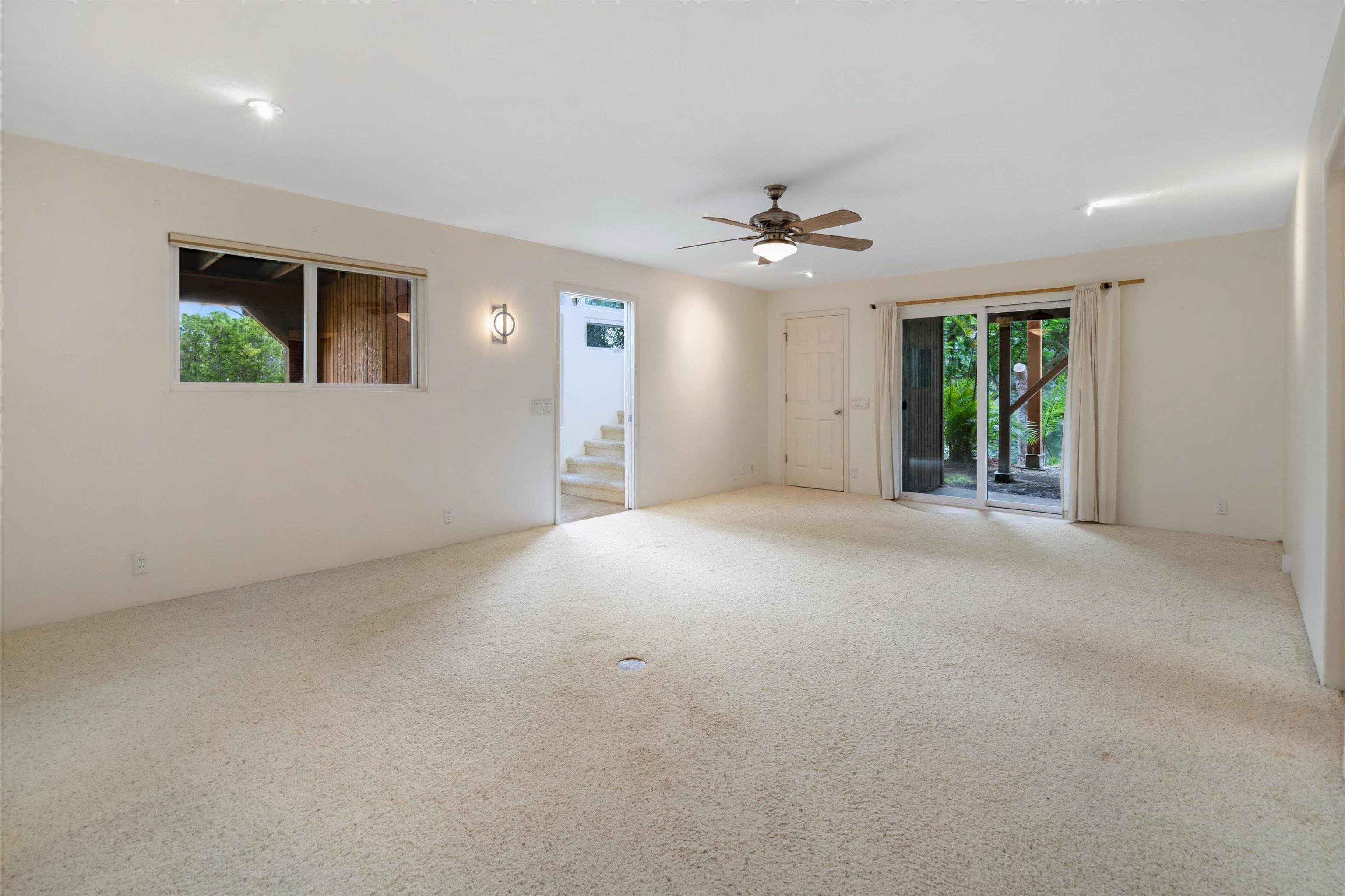 566 Hoene St Property Photo 33