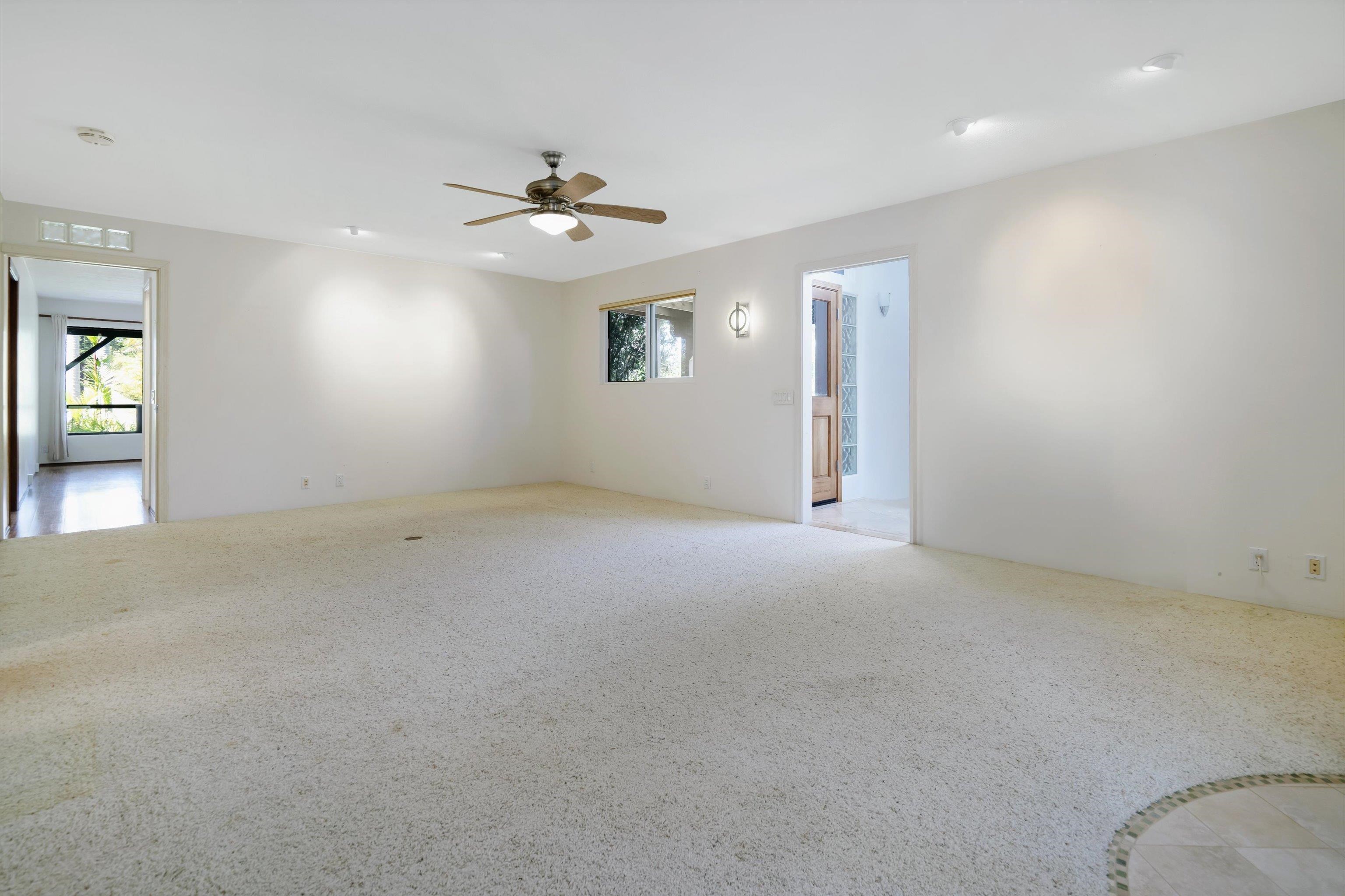 566 Hoene St Property Photo 34