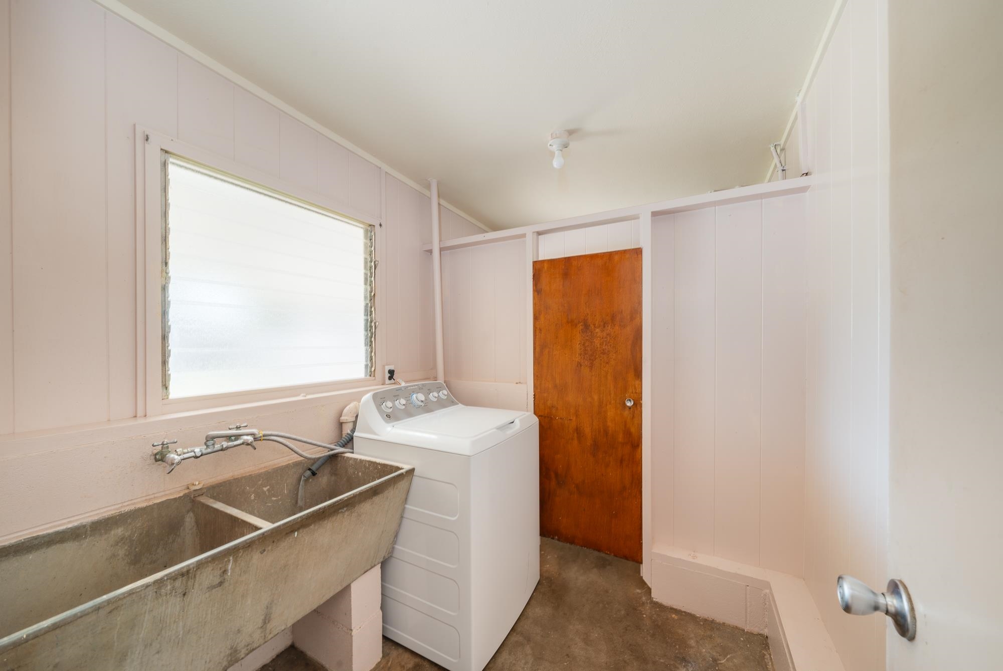 269 S Lehua St Property Photo 4
