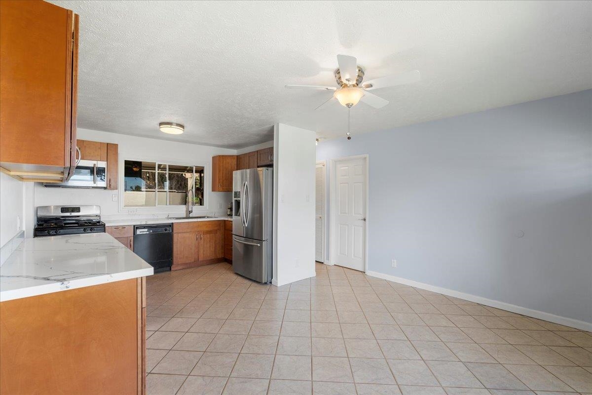 720 Kekona Pl Property Photo 3
