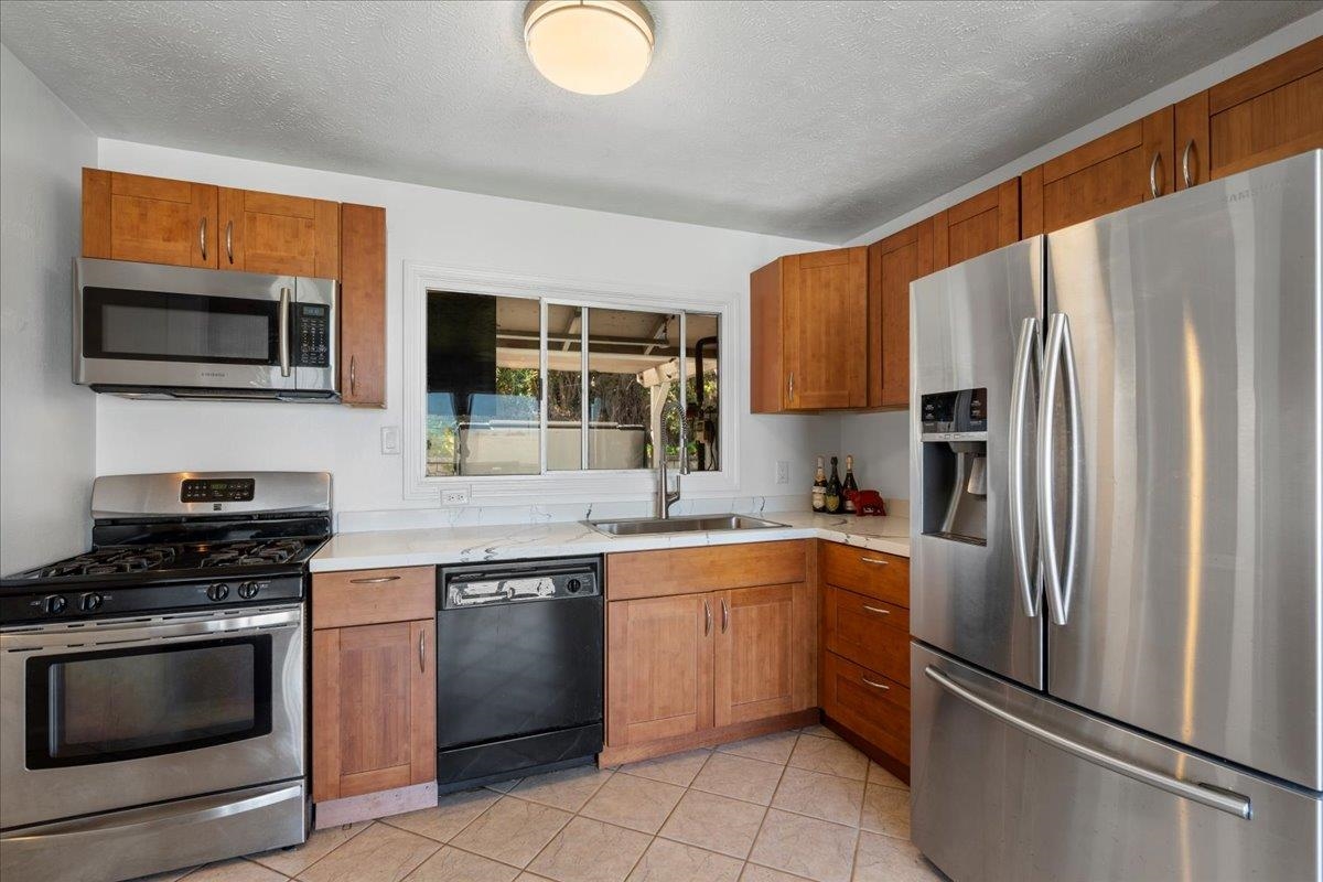720 Kekona Pl Property Photo 14