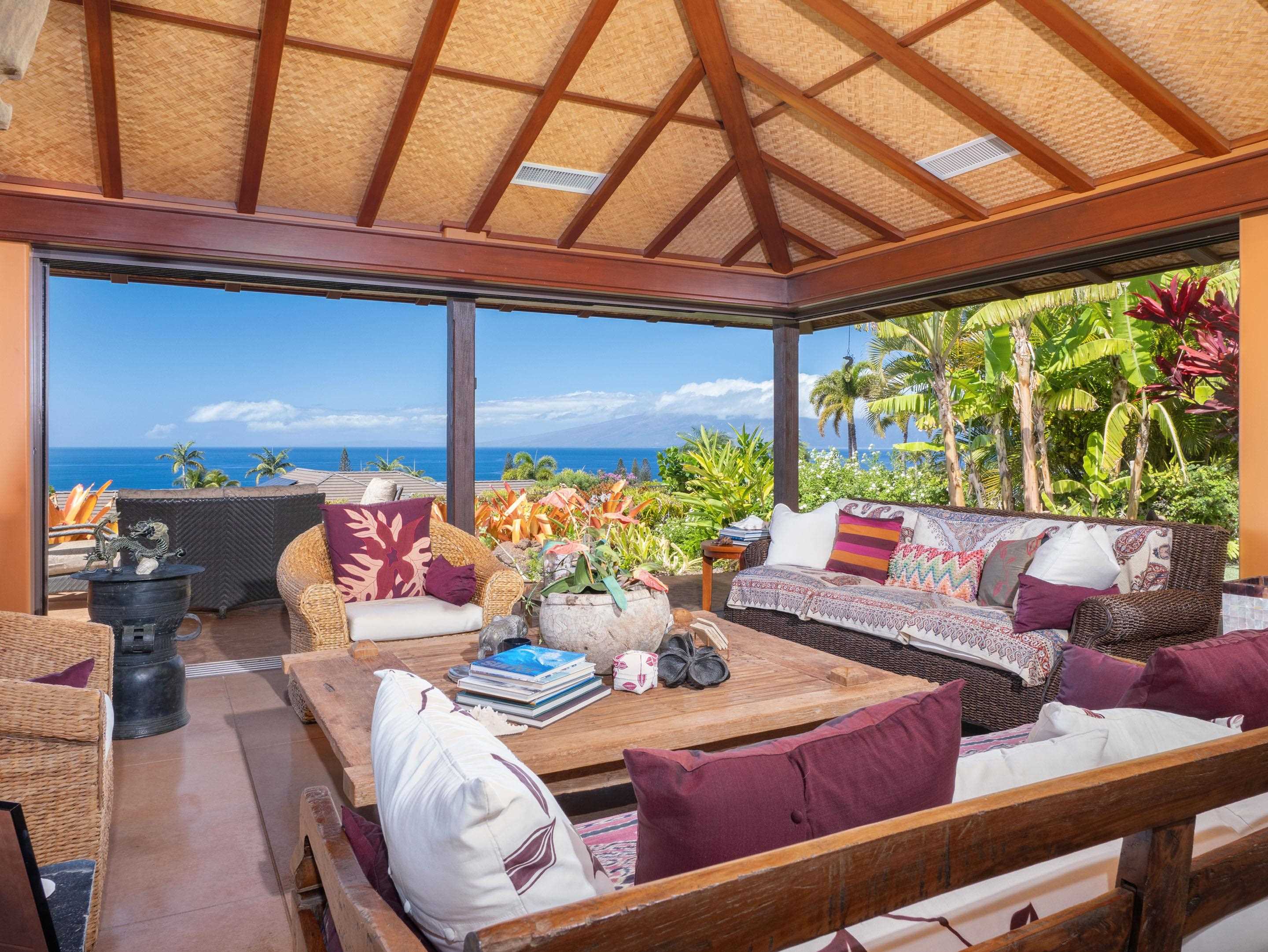 26 E Mahi Pua Pl Property Photo 4