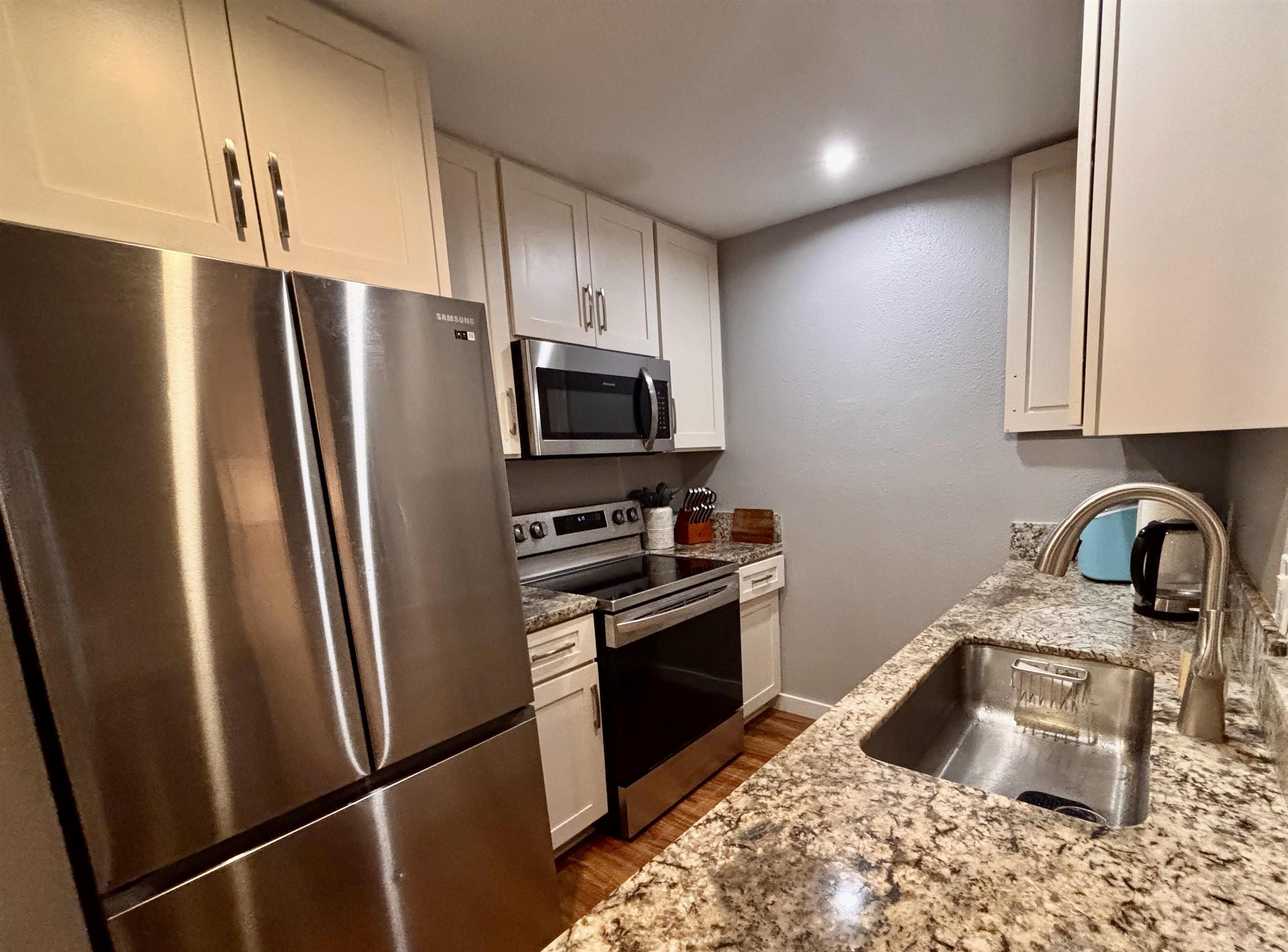160 Keonekai Rd Property Photo 10