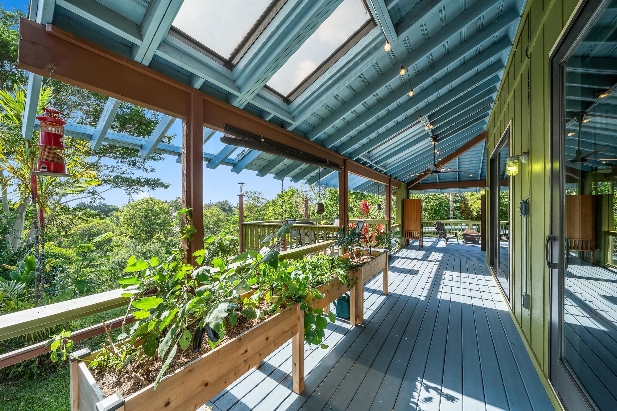 690 E Kuiaha Rd Property Photo 42