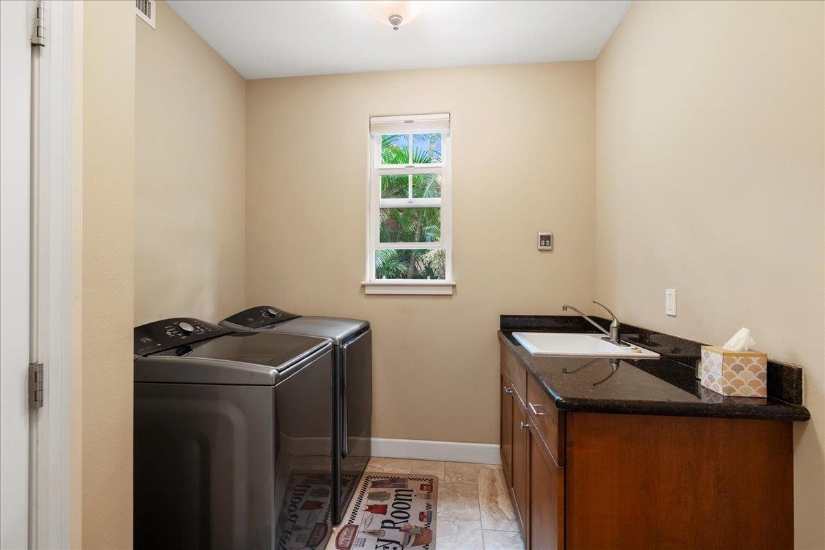 2553 Hihimanu St Property Photo 18